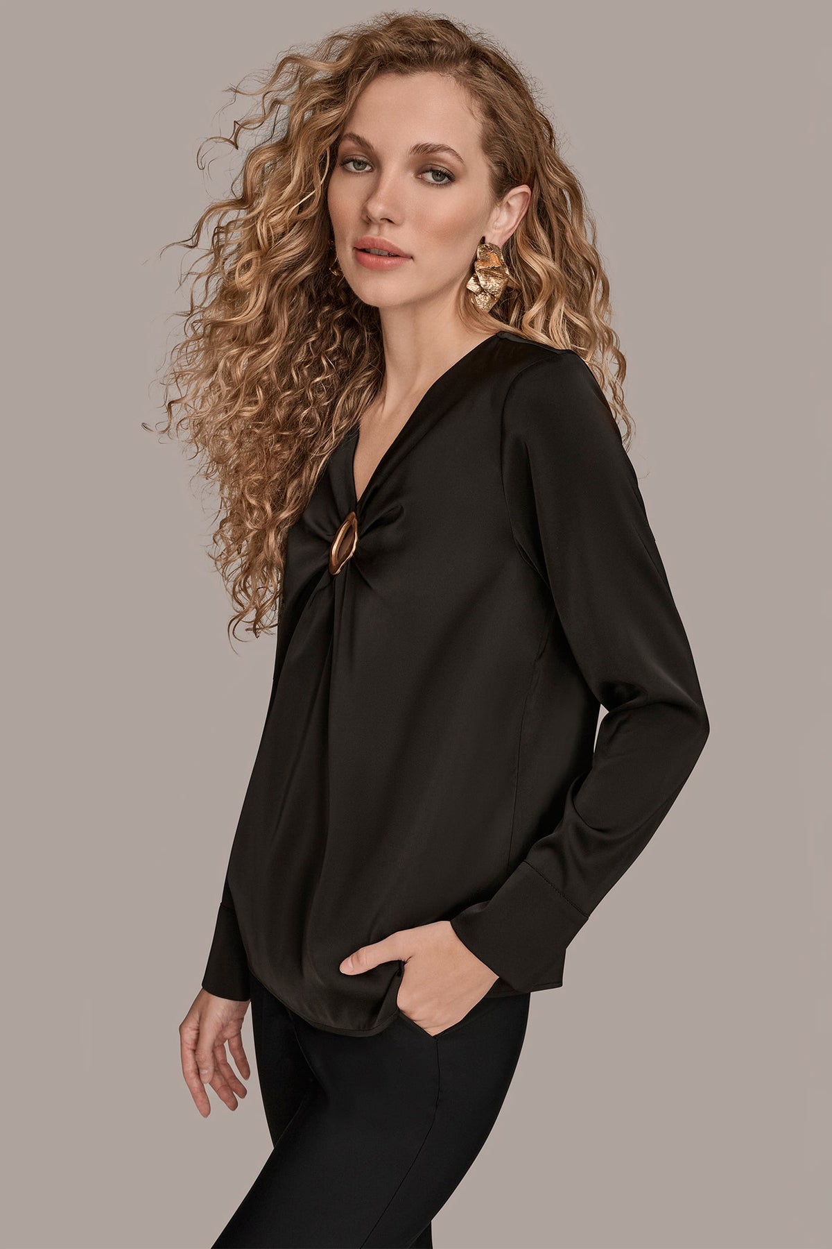 LONG SLEEVE RING V-NECK BLOUSE - Black