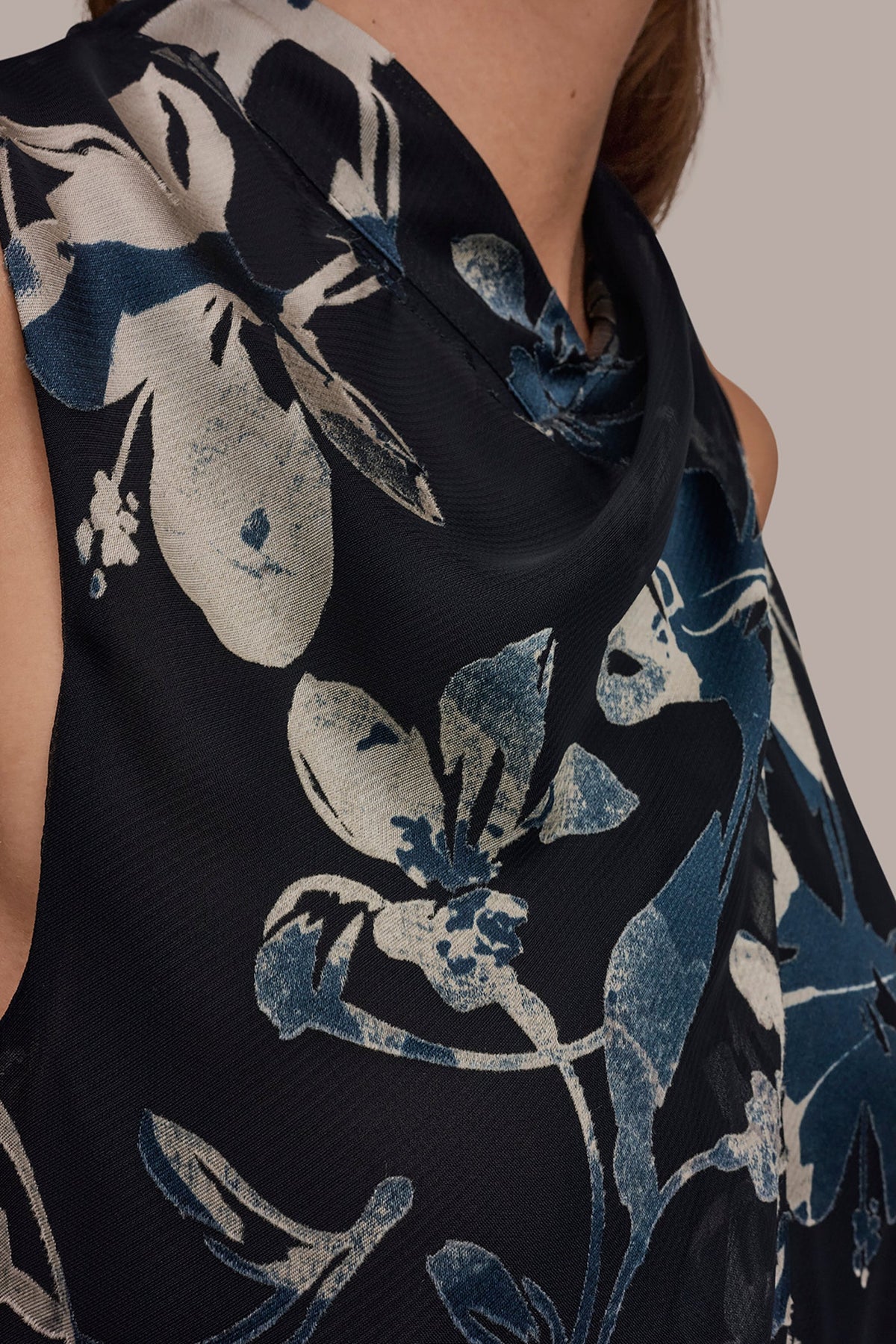 FLORAL CRISSCROSS TOP - Nightfall Multi