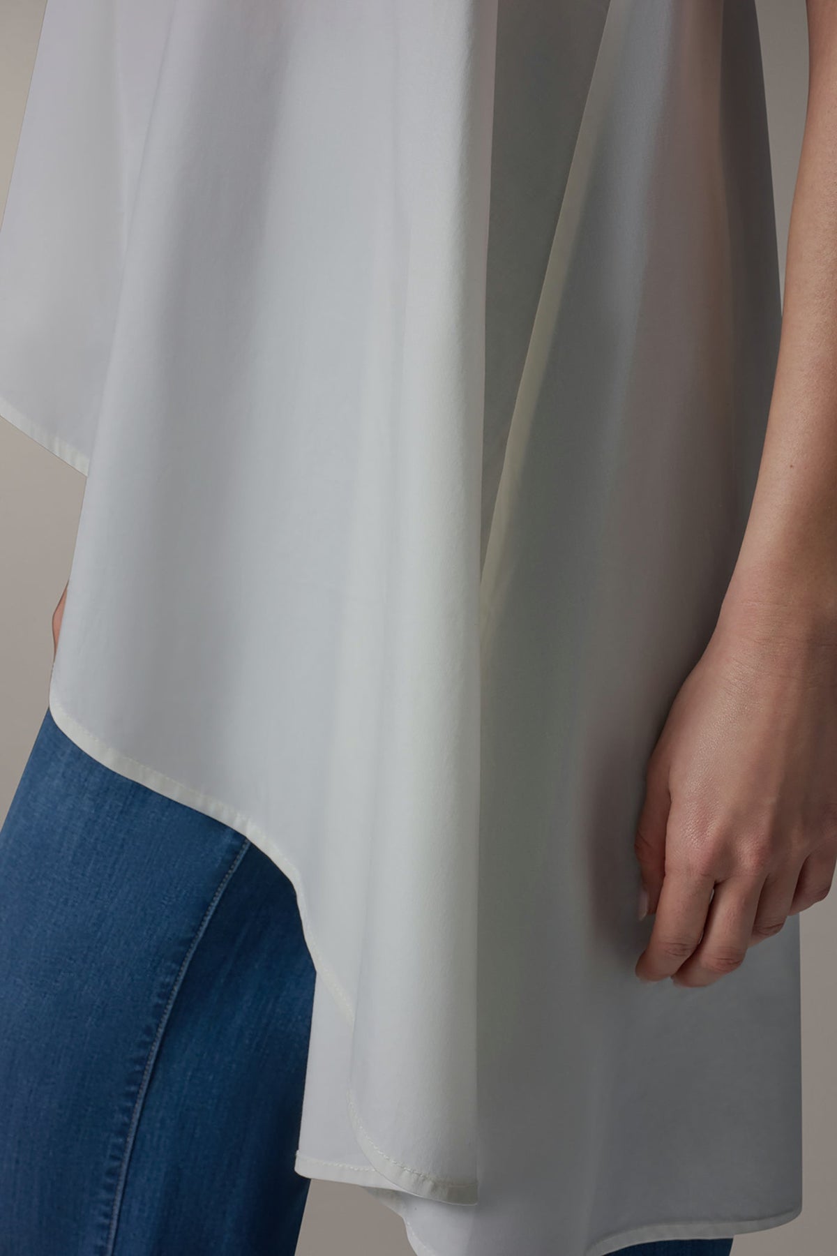 SLEEVELESS ASYMMETRIC TIE BACK BLOUSE - Cream