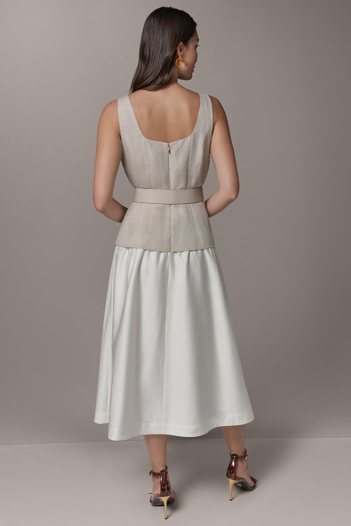 SLEEVELESS MIDI FIT AND FLARE DRESS - Natural Combo