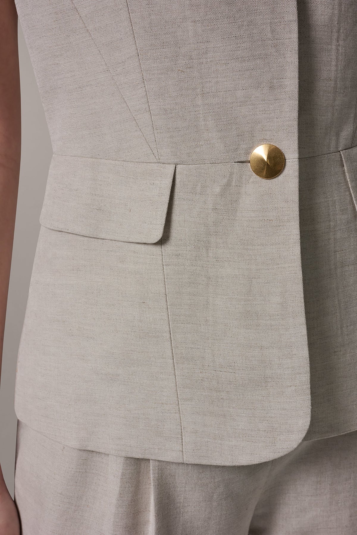 COLLARLESS SUIT VEST - Flax