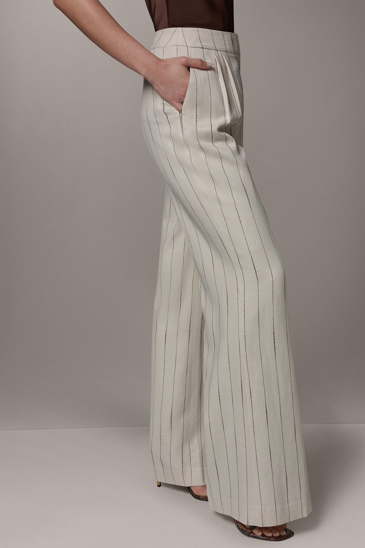 MID-RISE PINSTRIPE PLEATED WIDE-LEG PANT - Flax/Canyon