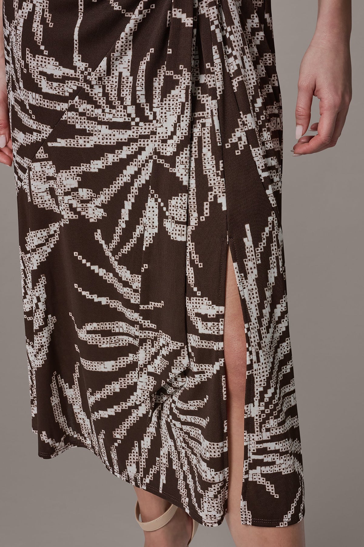 FLORAL SLEEVELESS COWL NECK MIDI DRESS - Canyon Multi