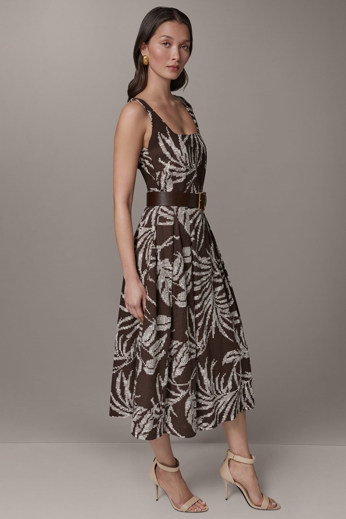 SLEEVELESS SQUARE NECK PRINTED BELTED MIDI FIT AND FLARE DRESS - Canyon Multi
