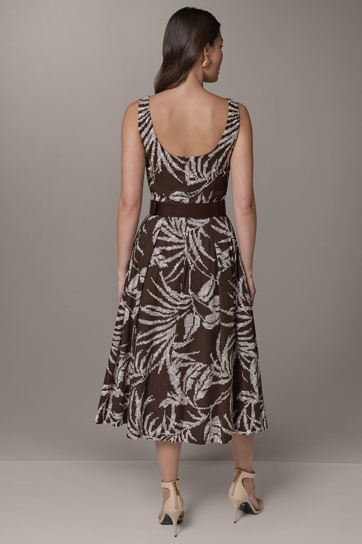 SLEEVELESS SQUARE NECK PRINTED BELTED MIDI FIT AND FLARE DRESS - Canyon Multi