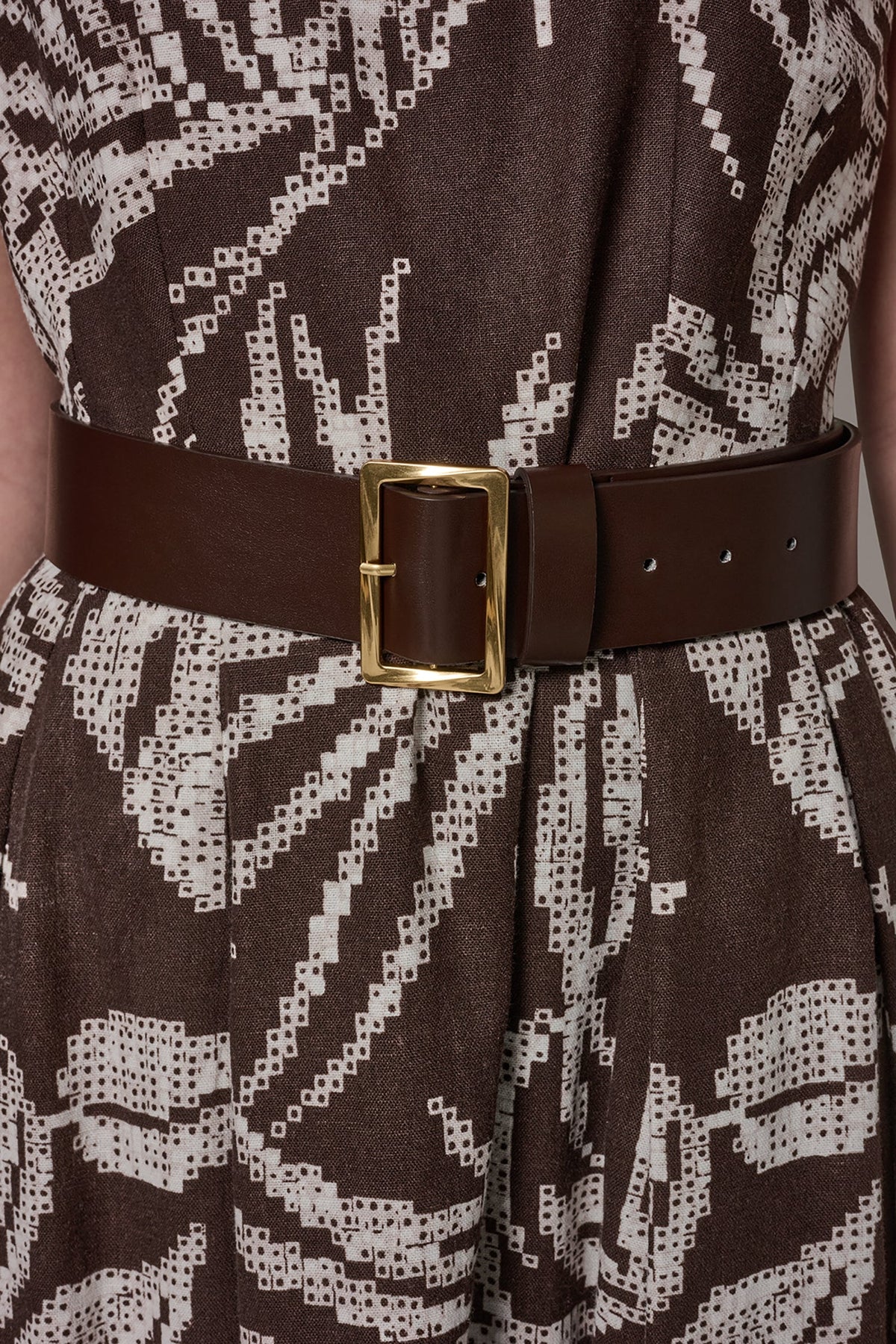 SLEEVELESS SQUARE NECK PRINTED BELTED MIDI FIT AND FLARE DRESS - Canyon Multi