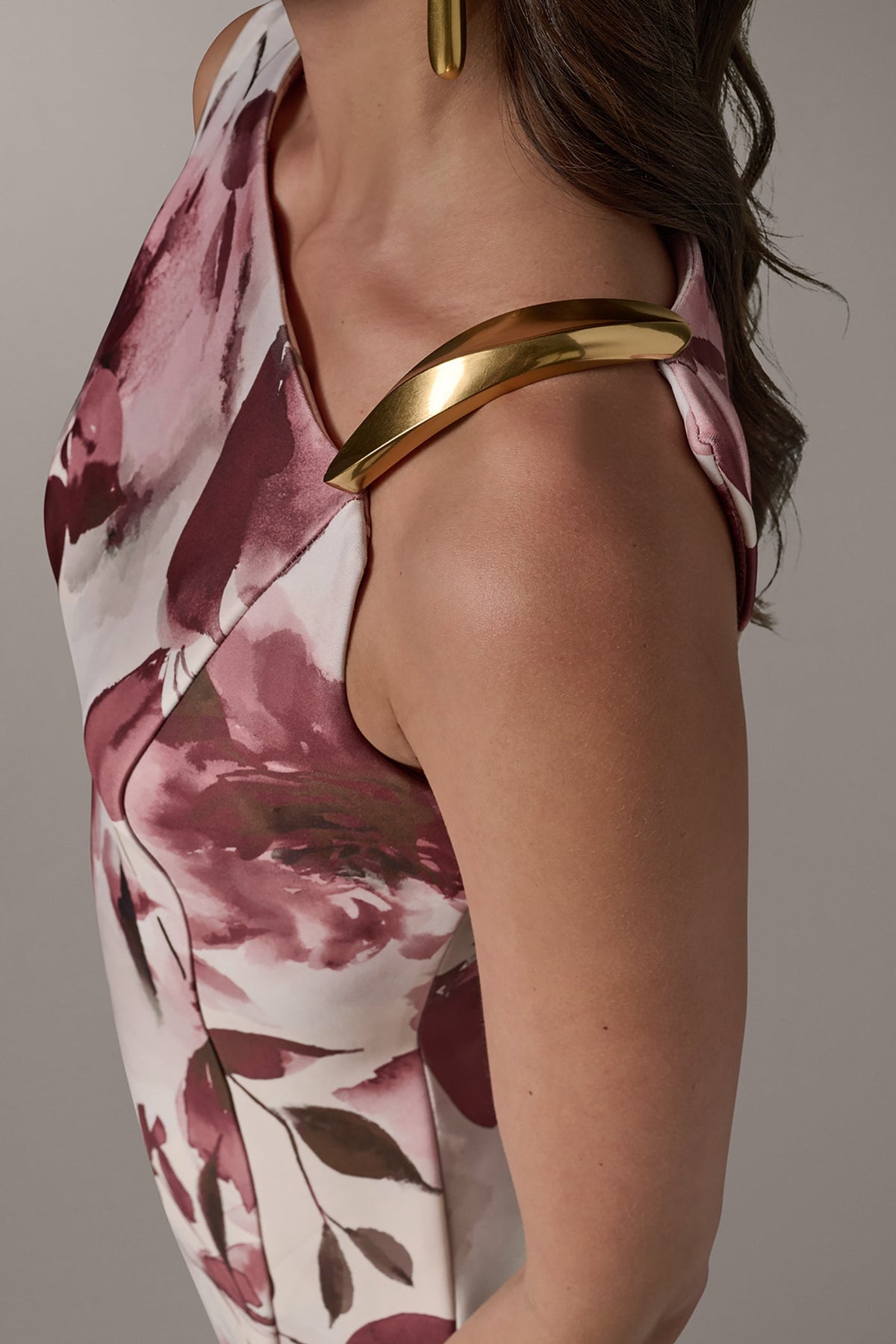 SLEEVELESS ASYMMETRIC FLORAL MIDI SHEATH DRESS - Desert Clay Multi