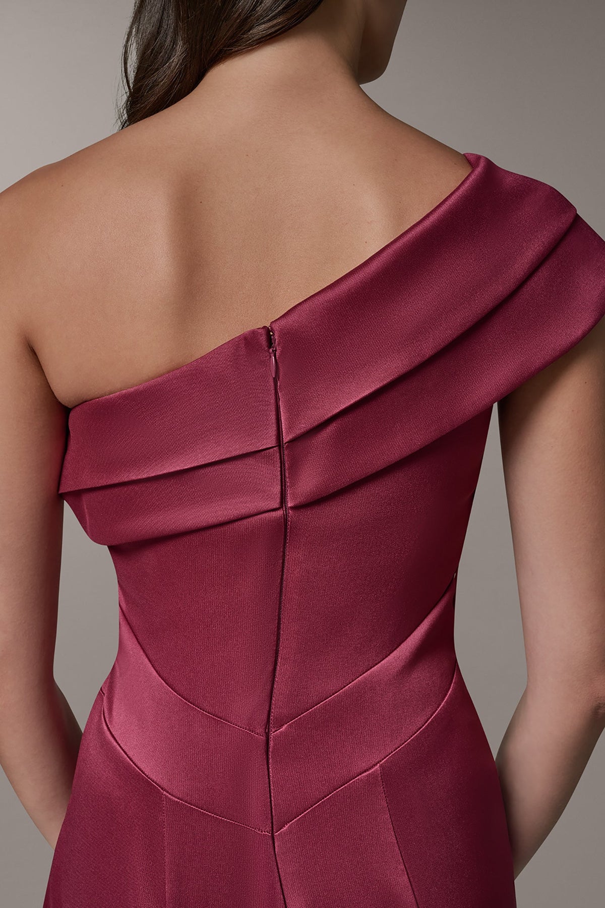 ONE-SHOULDER GOWN - Sangria
