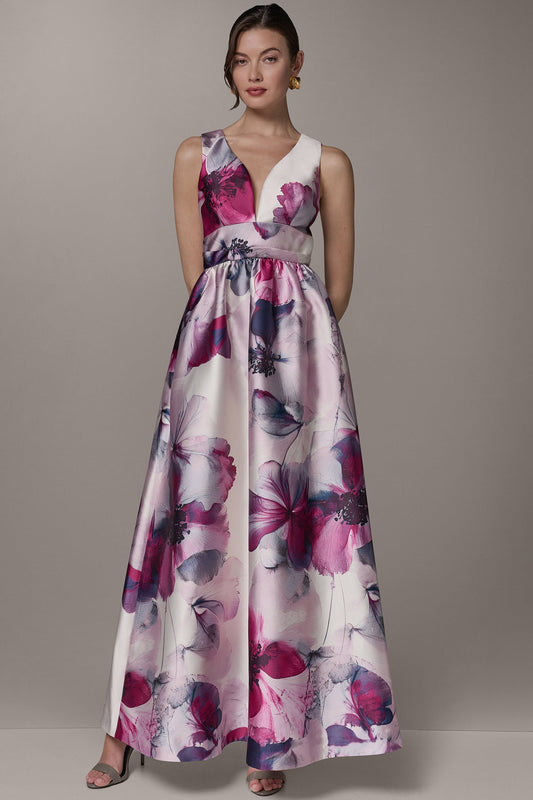 SLEEVELESS FIT AND FLARE GOWN - Sangria Multi