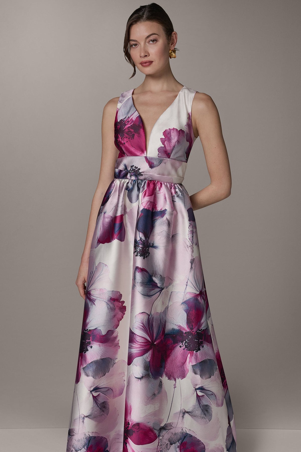 SLEEVELESS FIT AND FLARE GOWN - Sangria Multi