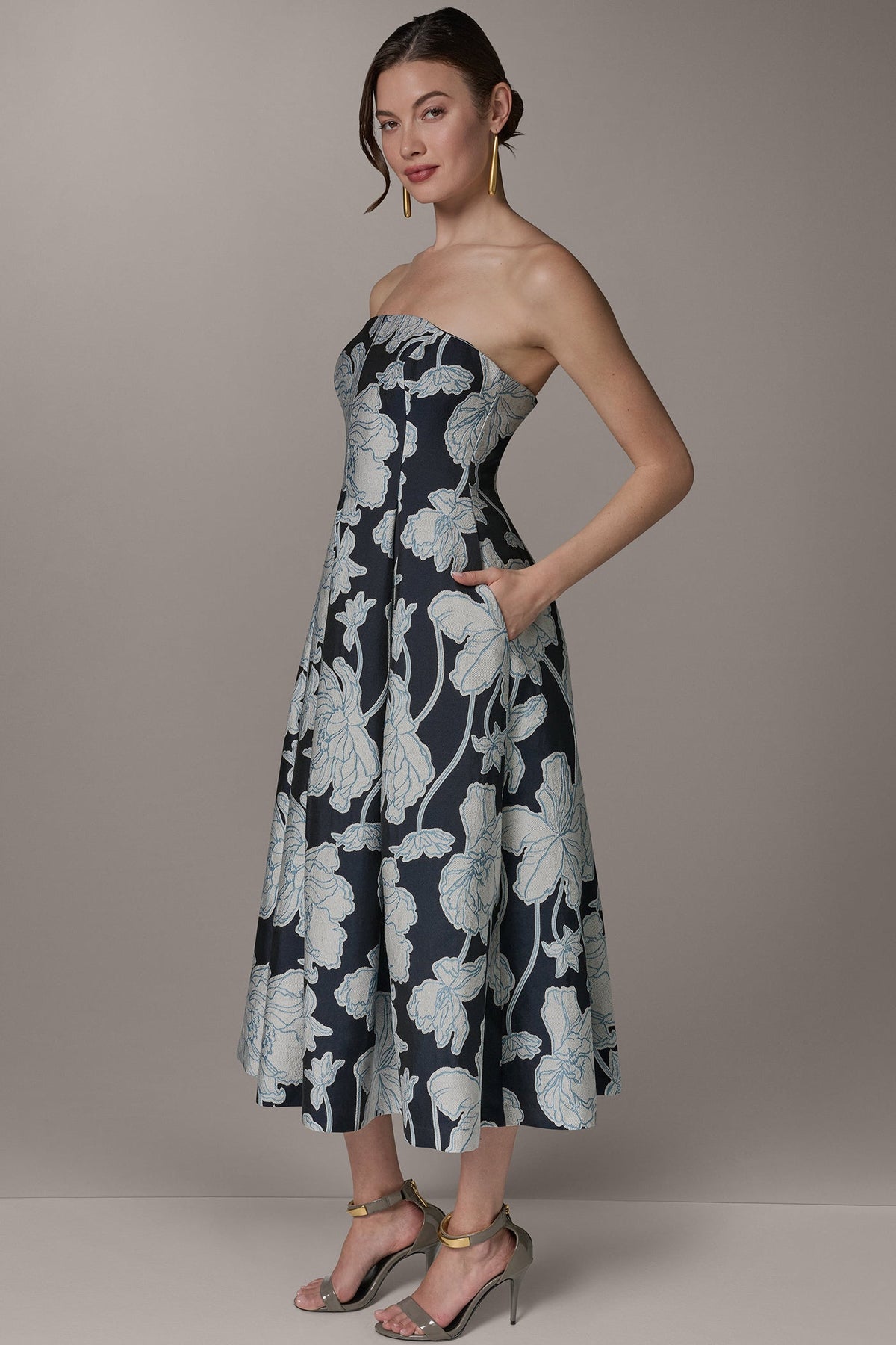 STRAPLESS MIDI FIT AND FLARE DRESS - Nightfall/Cream
