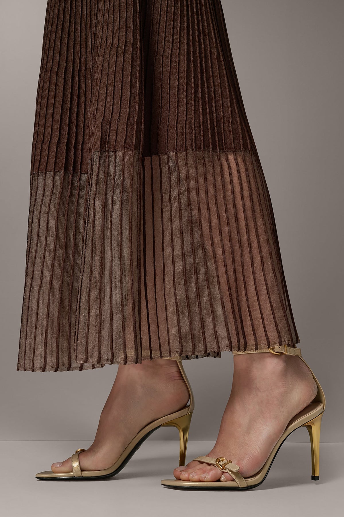 SLEEVELESS COWL NECK MIDI SWEATER DRESS - Canyon