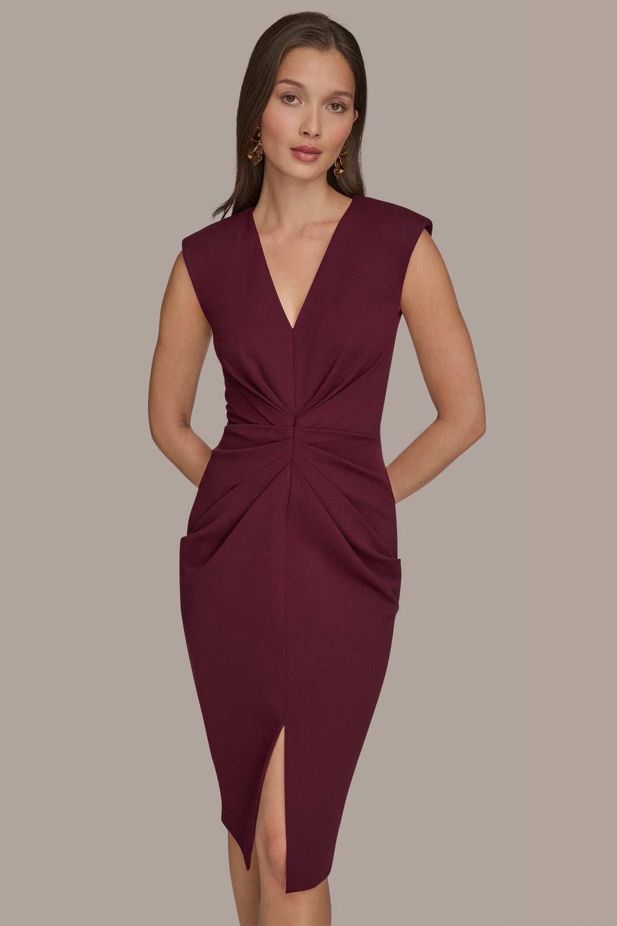 SLEEVELESS SPLIT-FRONT MIDI SHEATH DRESS - BERRY