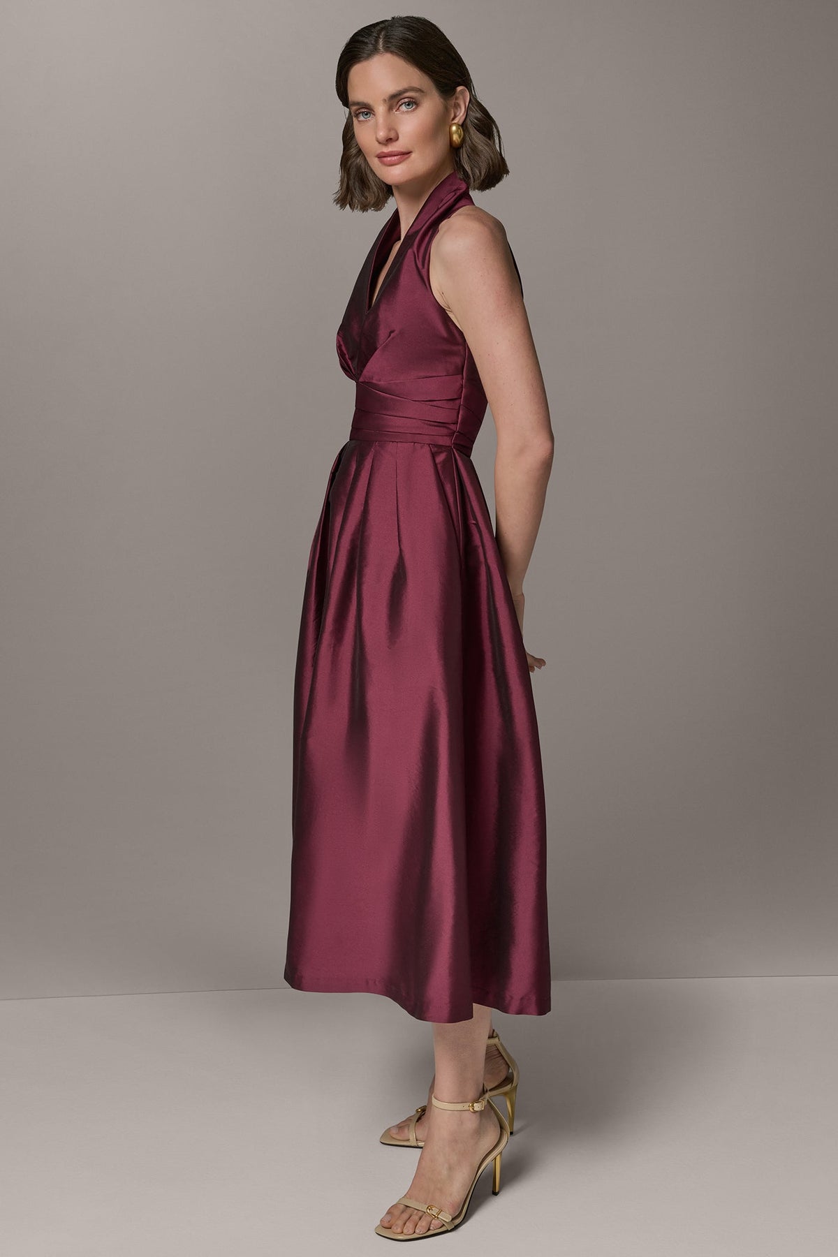 SLEEVELESS V-NECK TAFFETA MIDI COCKTAIL DRESS - Berry