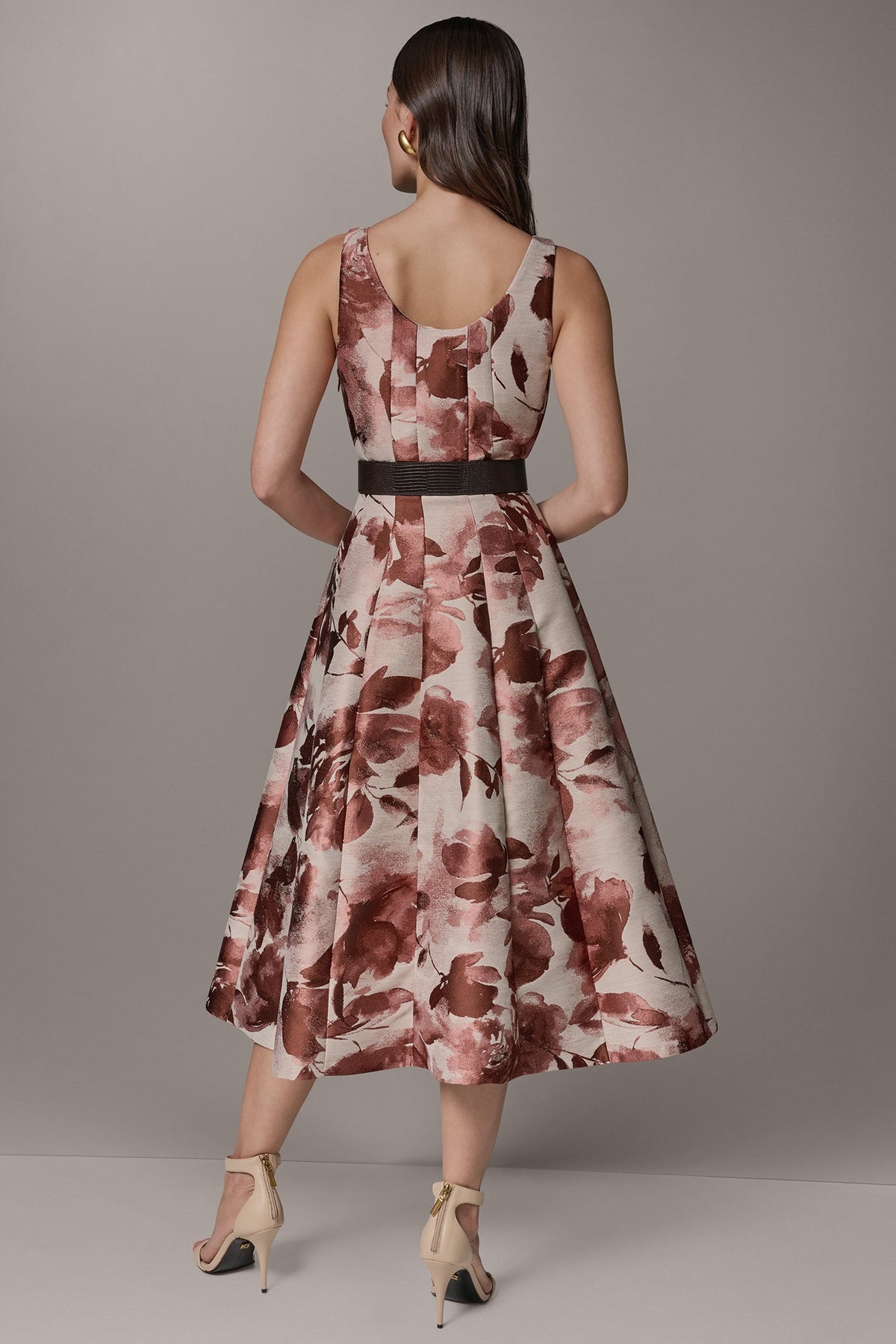 SLEEVELESS FLORAL MIDI FIT AND FLARE DRESS - Desert Rose Multi