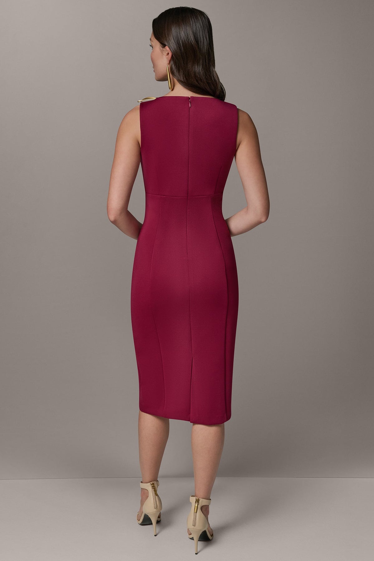 SLEEVELESS ASYMMETRICAL SHEATH DRESS - Sangria