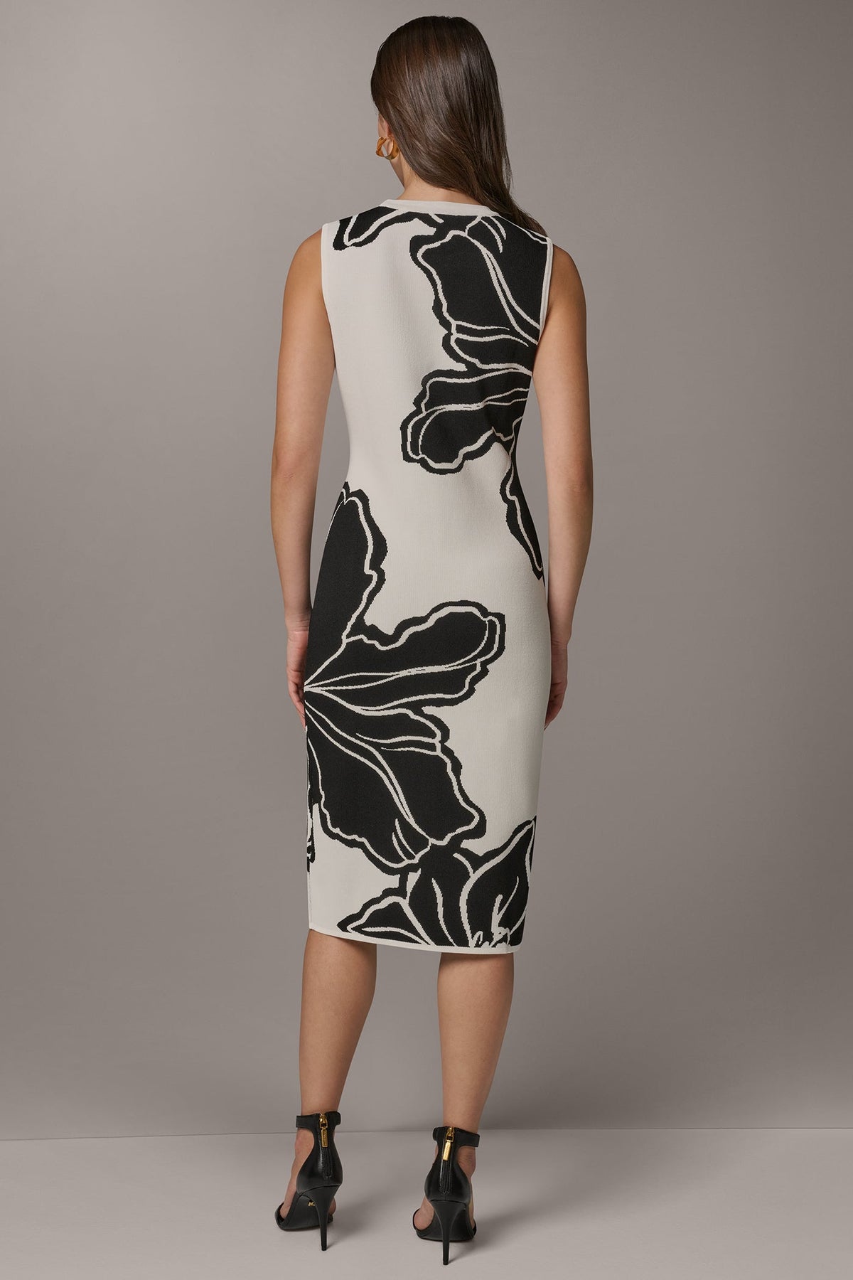 SLEEVELESS MIDI SWEATER DRESS - Cream/Black