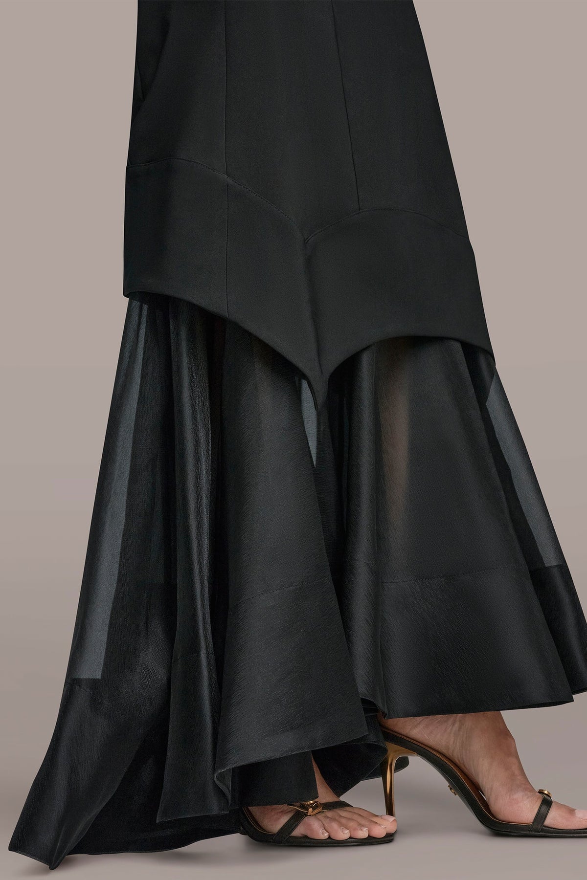 STRAPLESS ORGANZA SKIRT GOWN - Black
