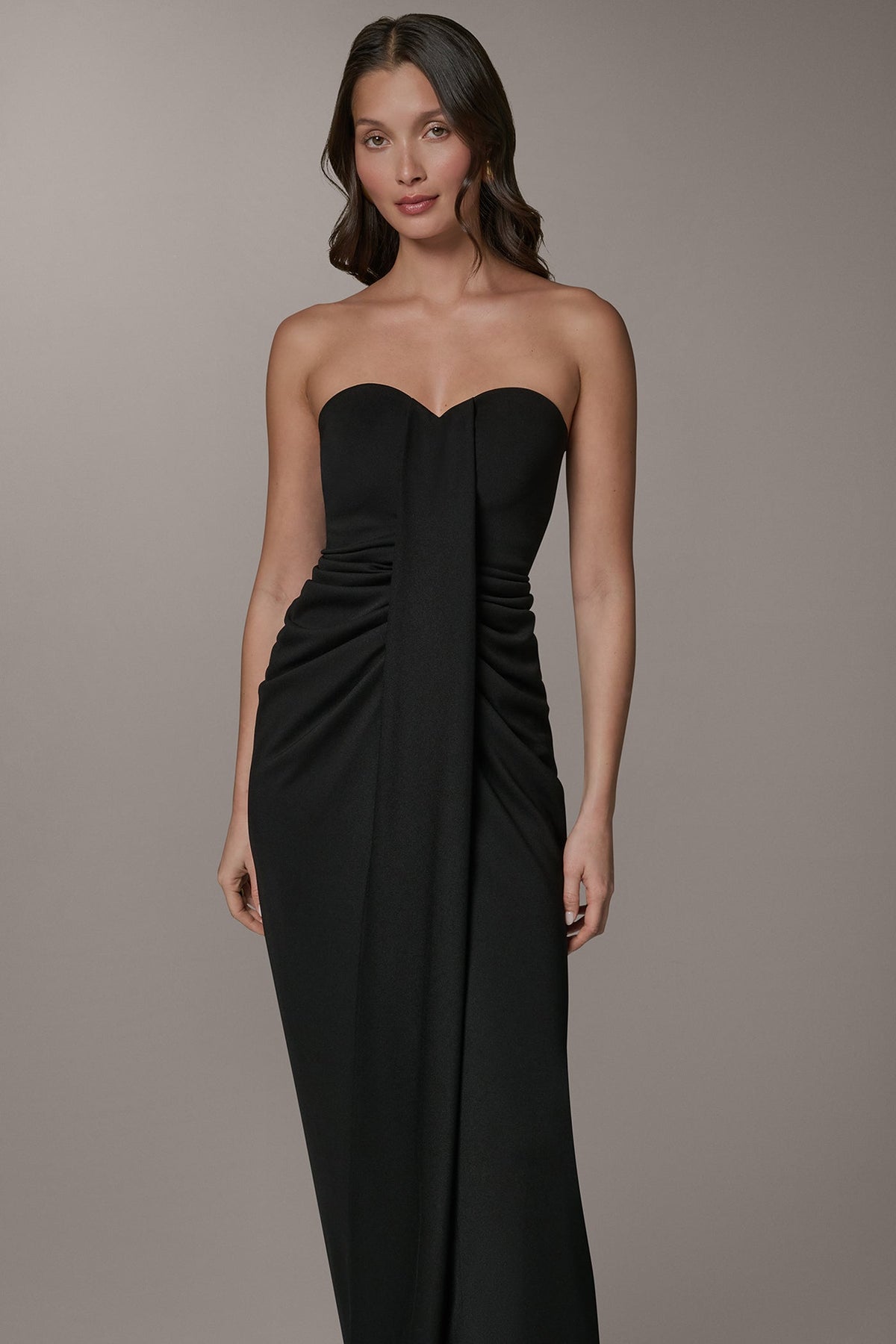 STRAPLESS SWEETHEART GOWN - Black