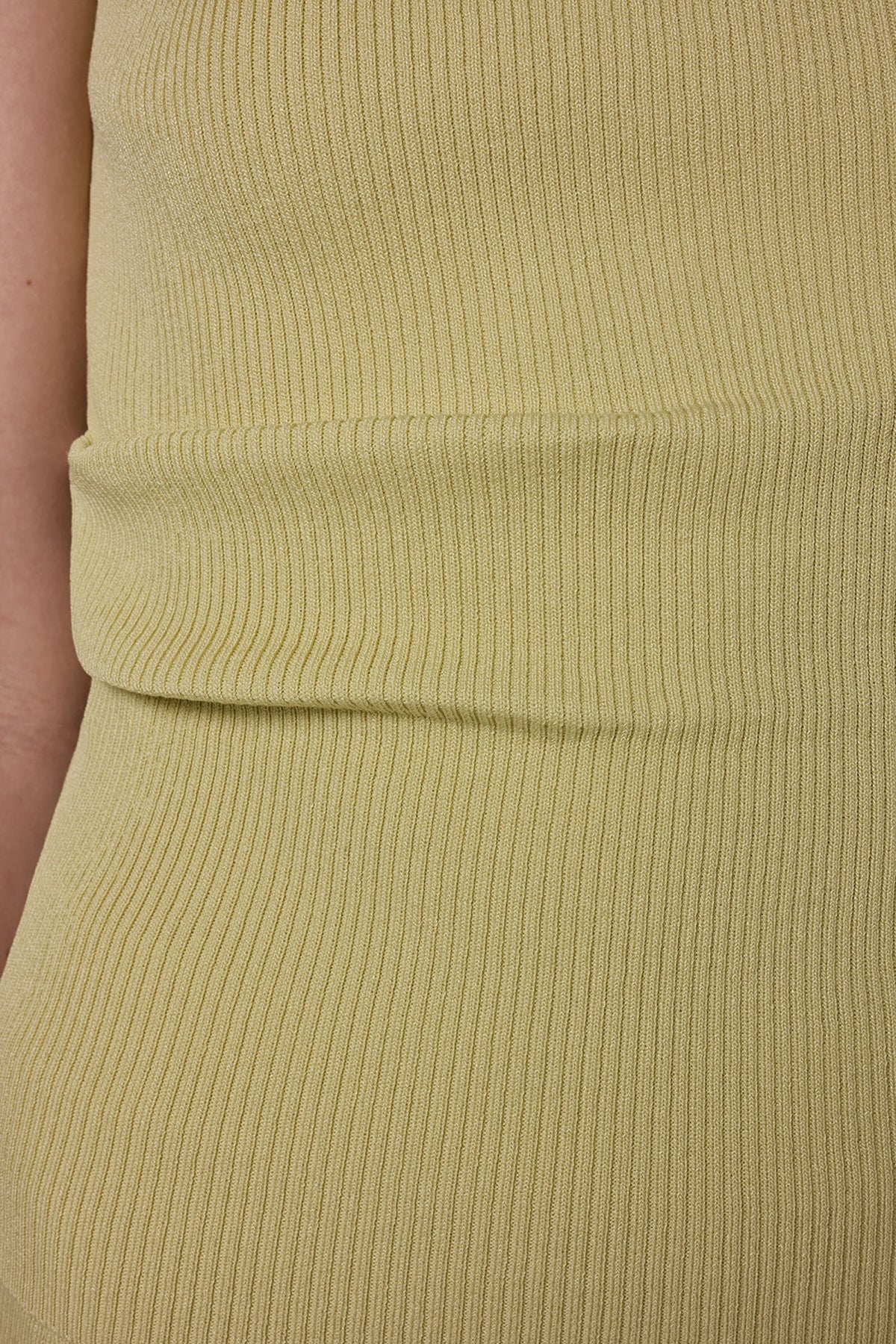 SLEEVELESS ASYMMETRIC BOATNECK SWEATER - Citrus