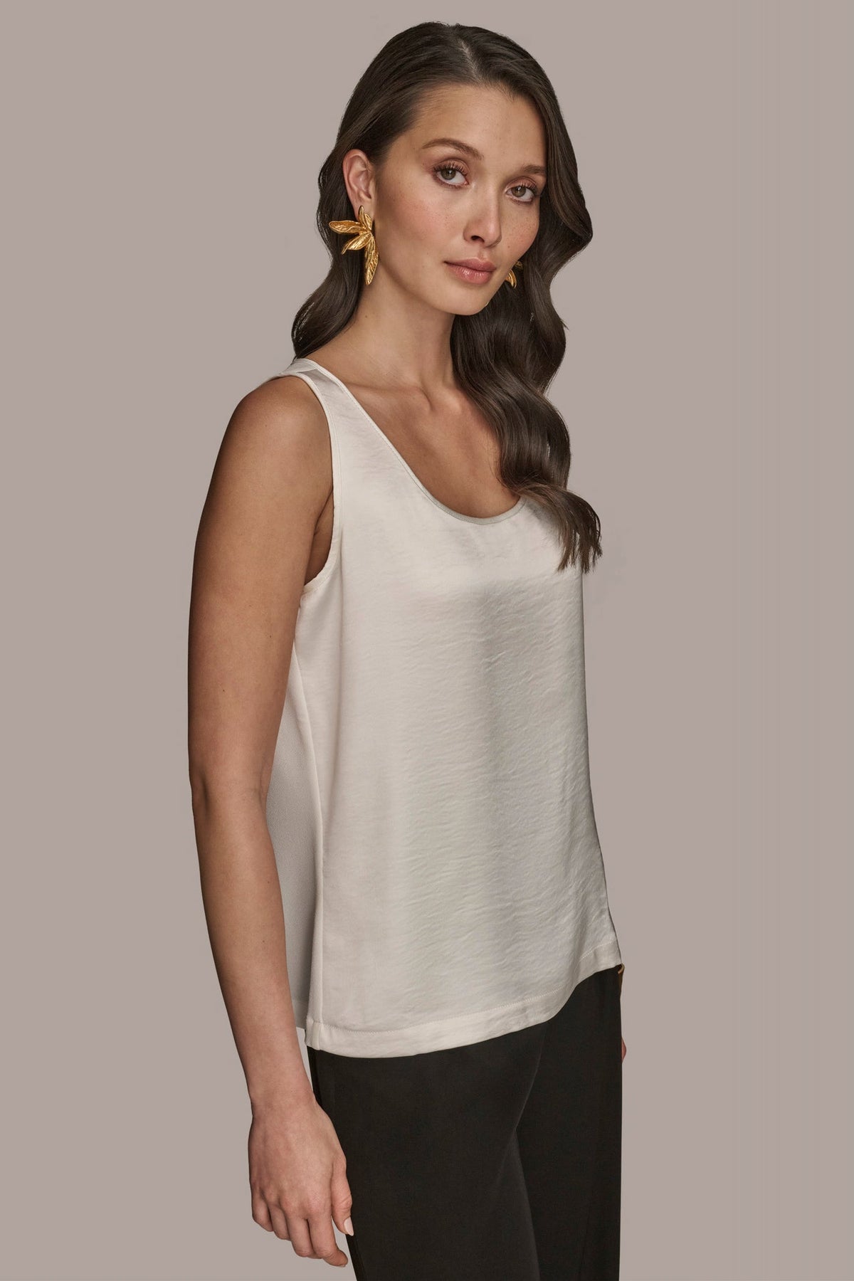 SCOOP NECK SHELL - cream