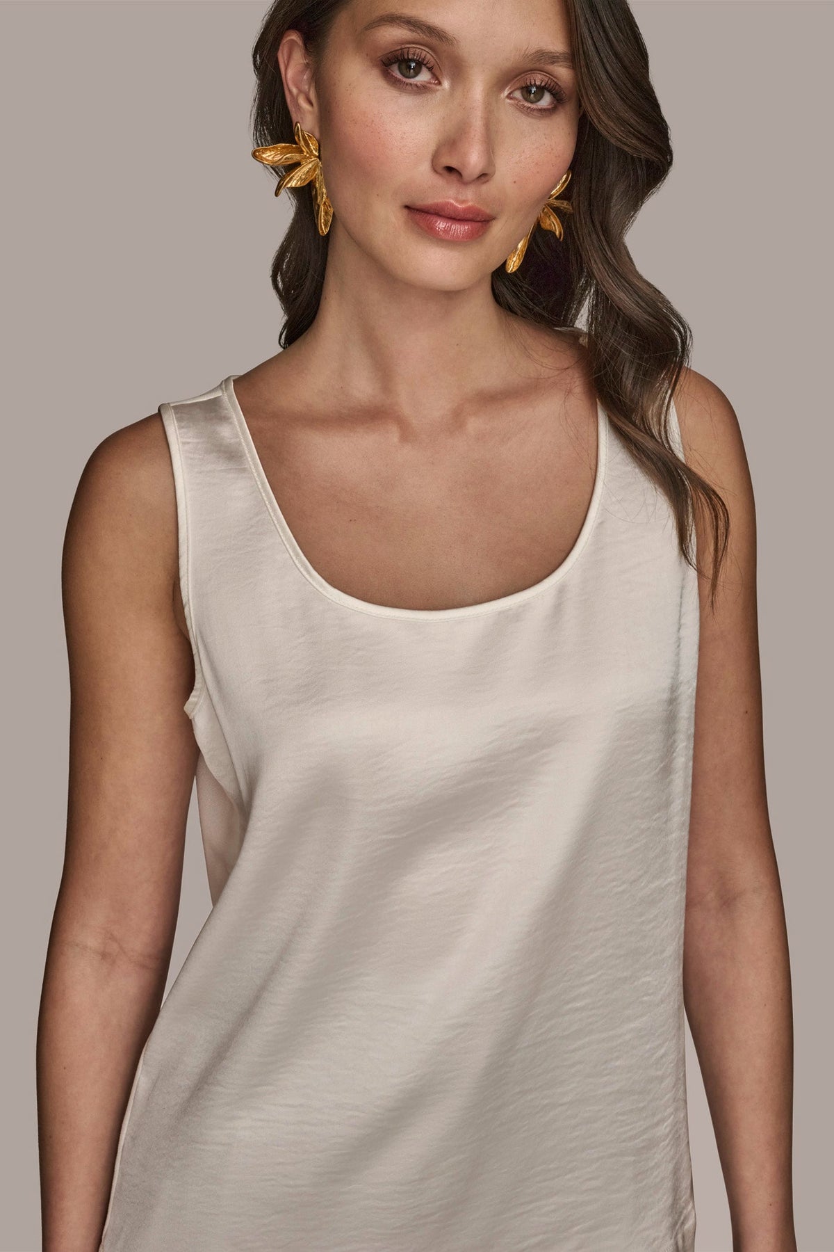 SCOOP NECK SHELL - cream