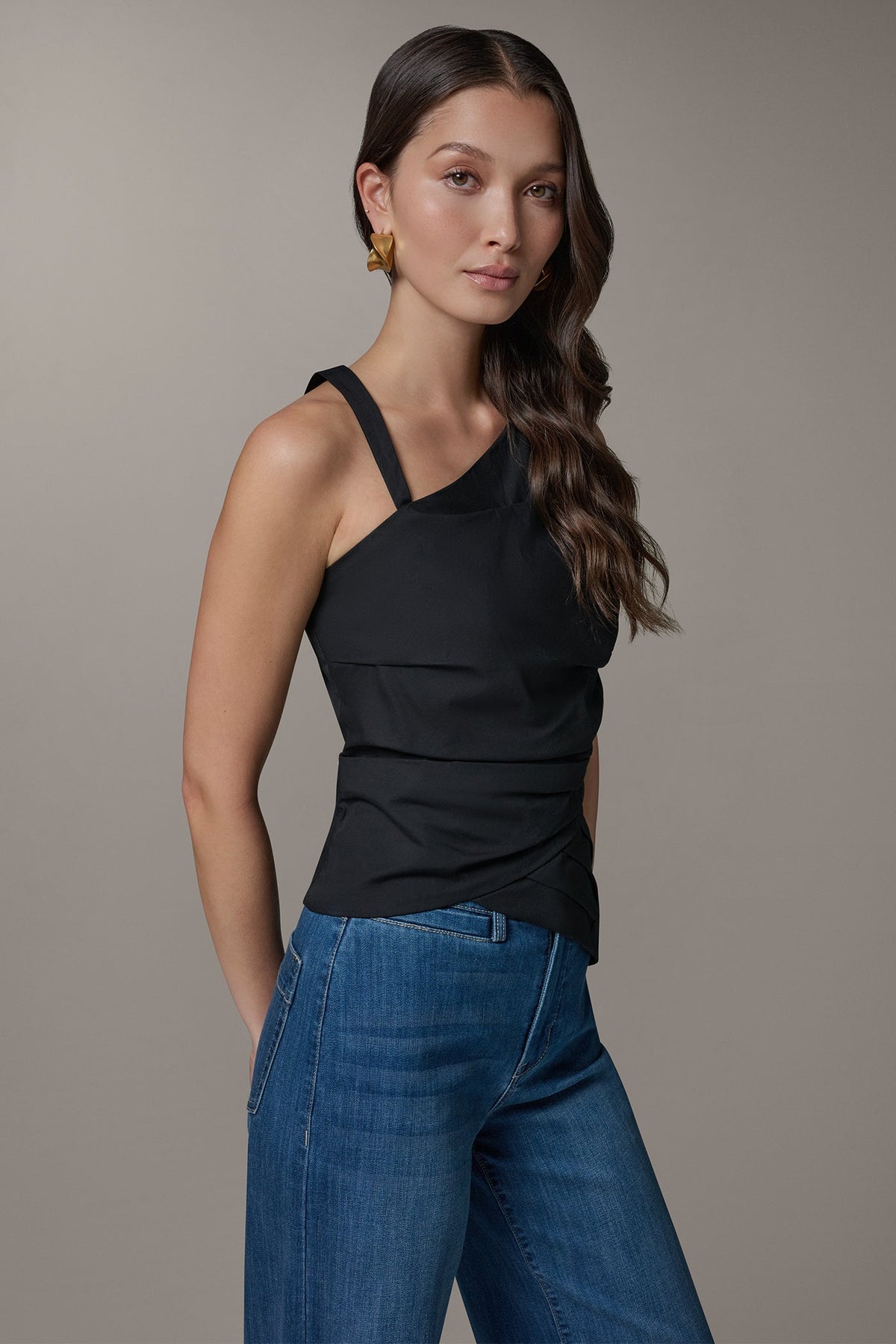 SLEEVELESS ASYMMETRIC BLOUSE - Black