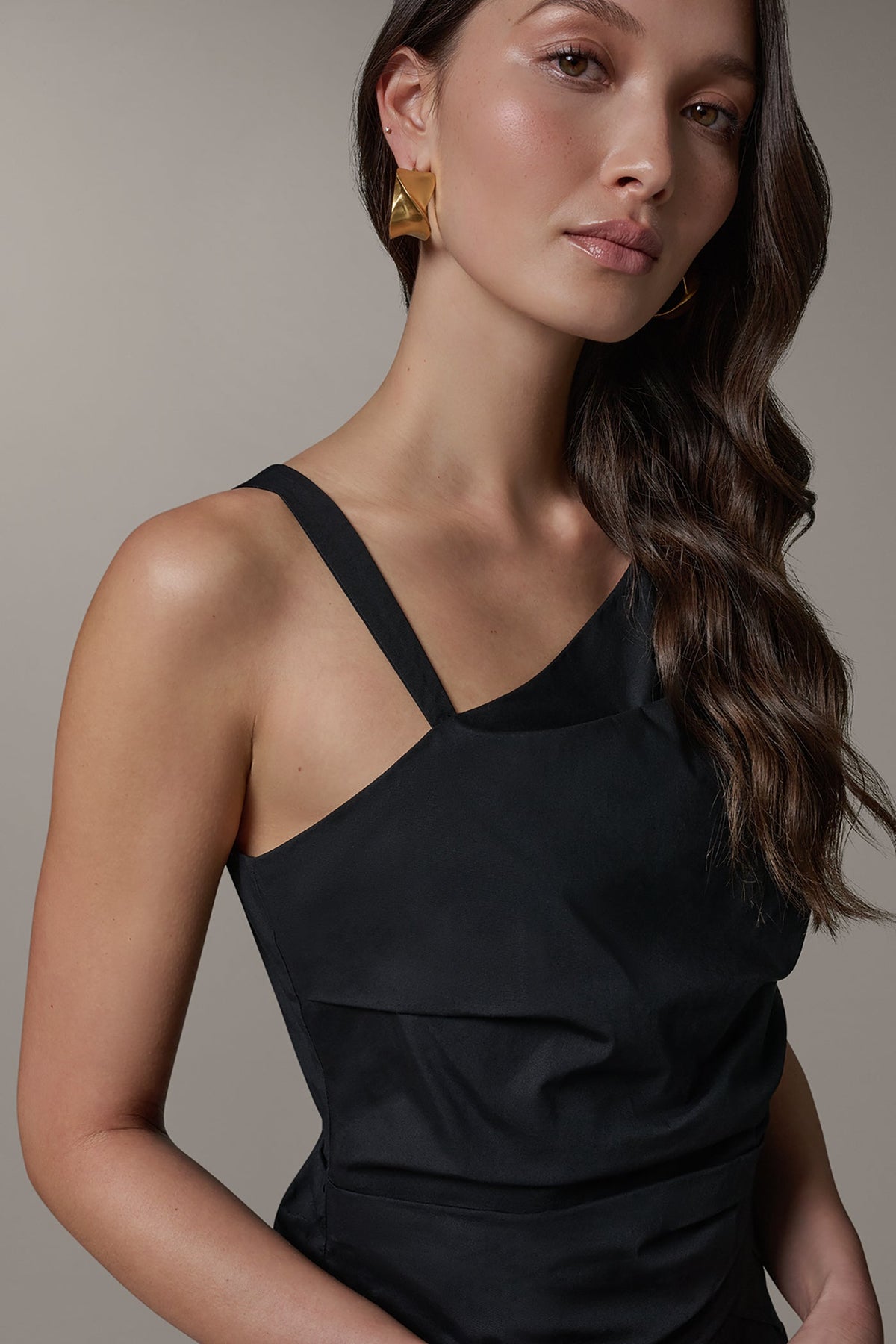 SLEEVELESS ASYMMETRIC BLOUSE - Black