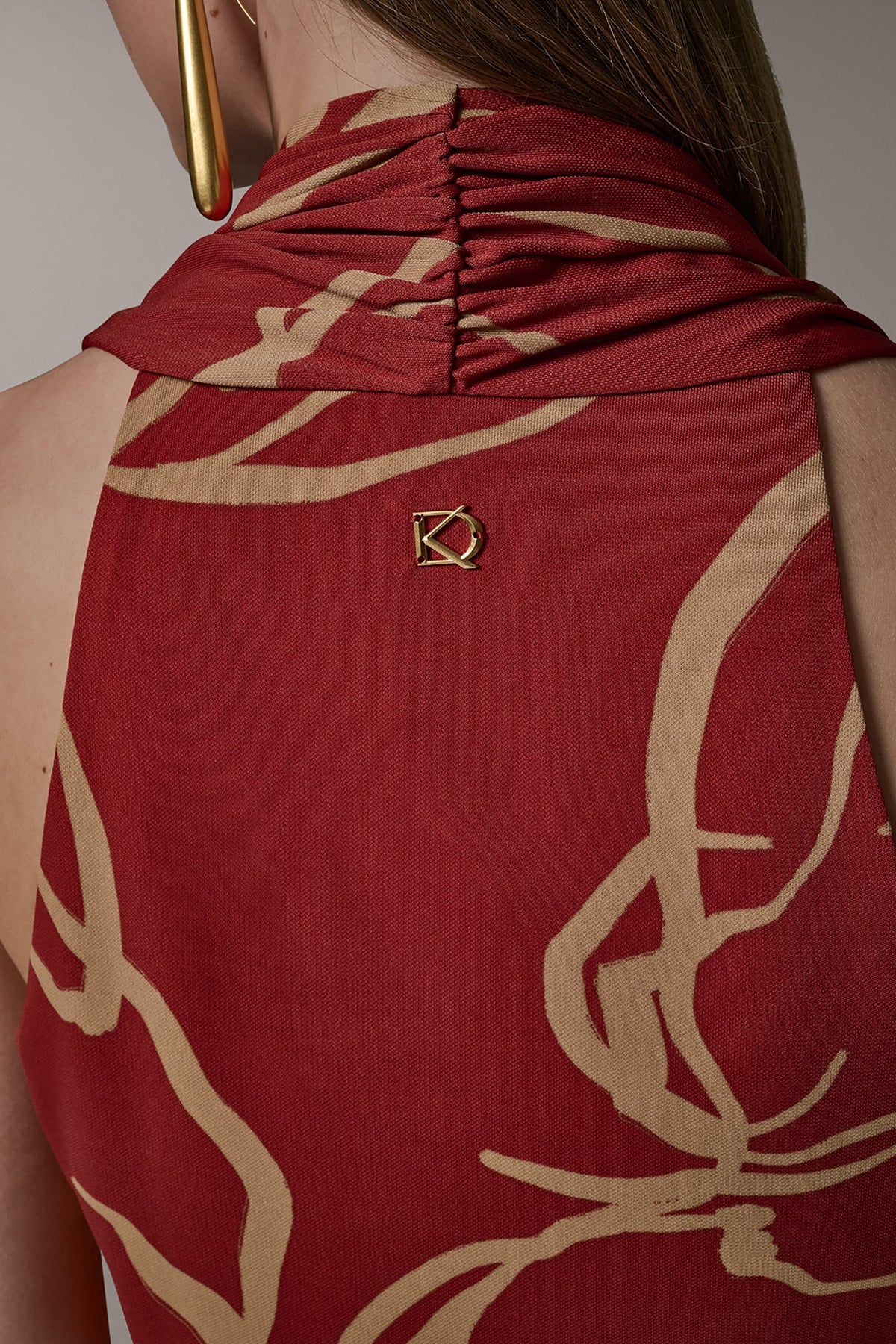 RUCHED V-NECK TOP - Sunbaked/Fawn