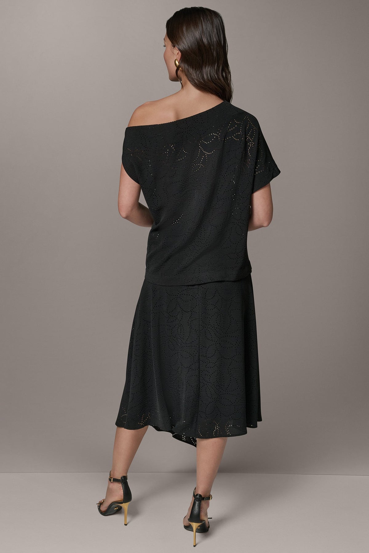 SLEEVELESS ASYMMETRIC LASER CUT TOP - Black