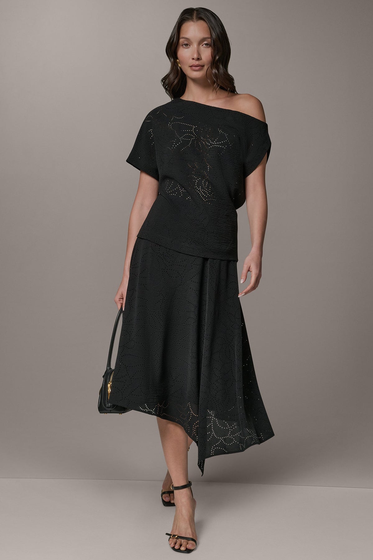 SLEEVELESS ASYMMETRIC LASER CUT TOP - Black