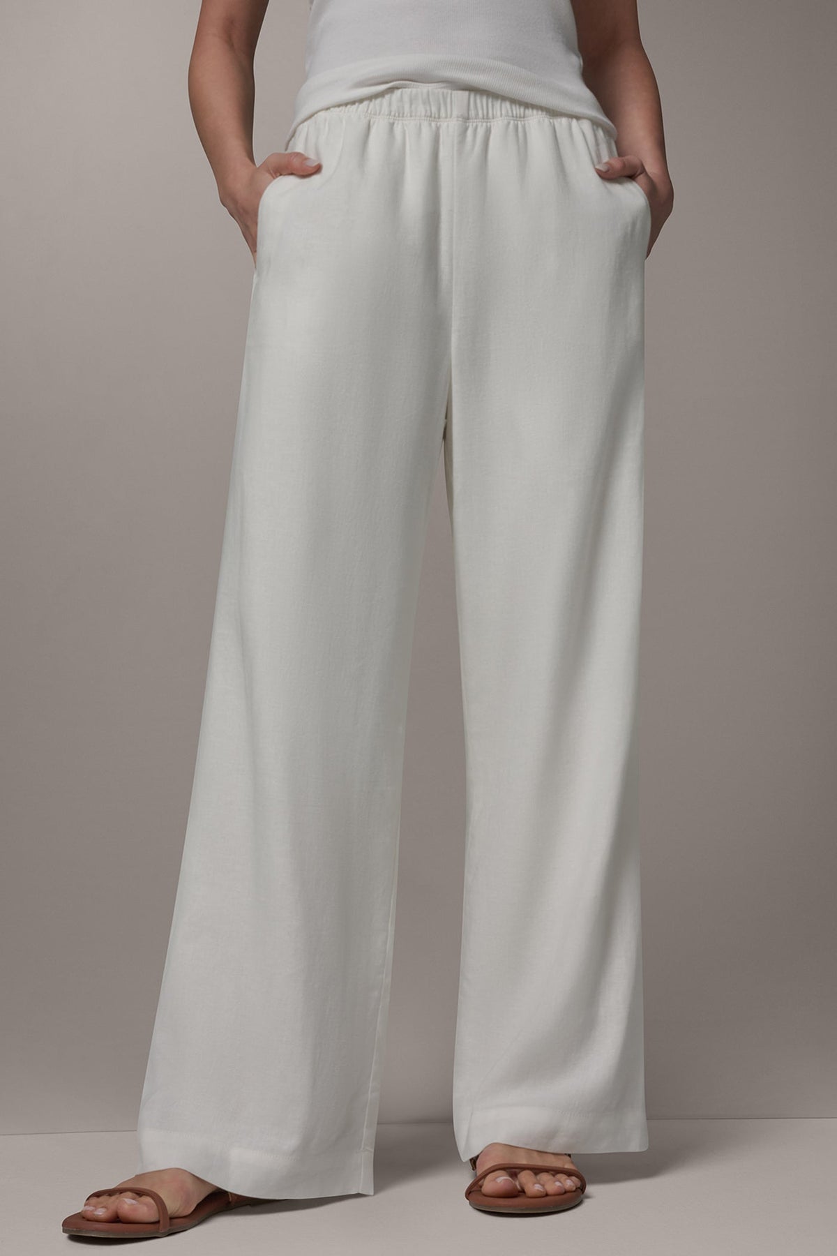 MID-RISE STRAIGHT-LEG ANKLE PANT - Cream