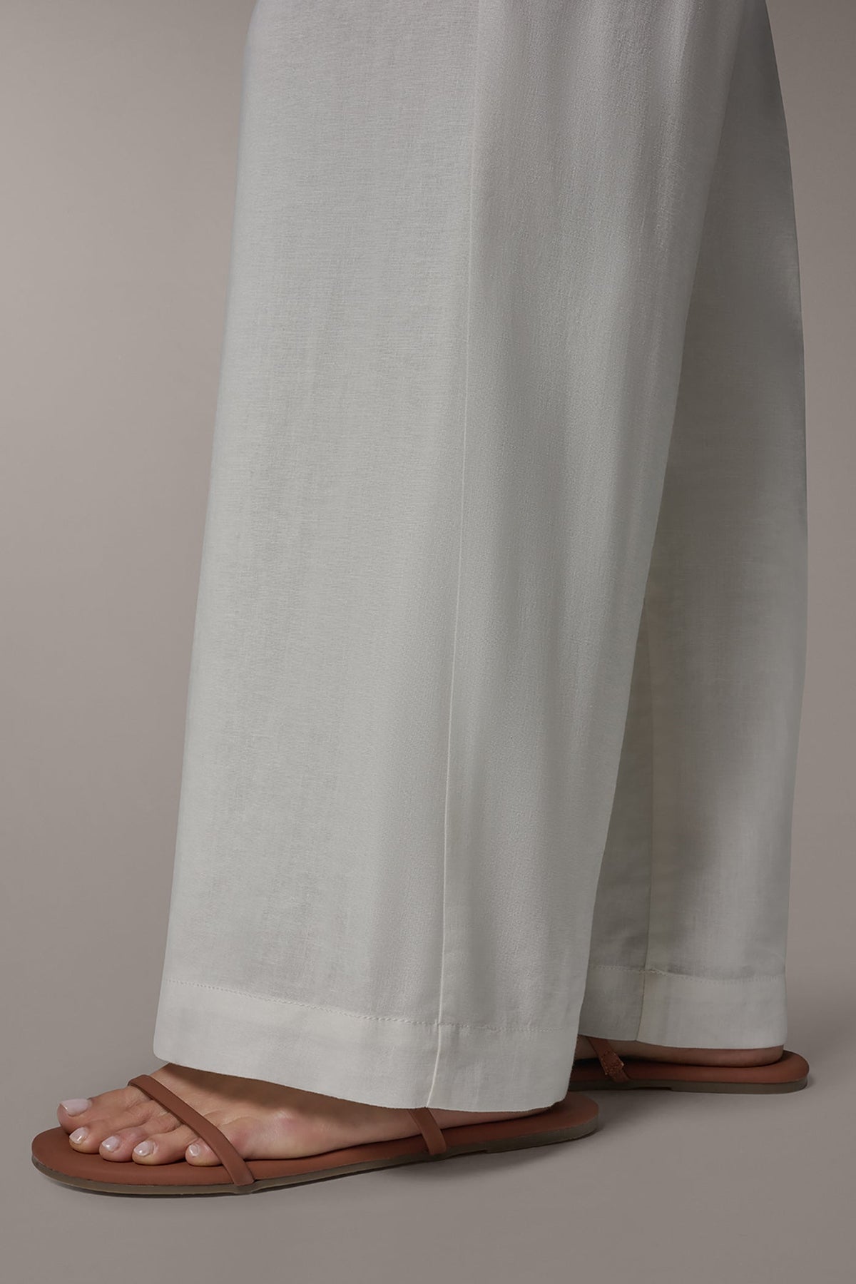 MID-RISE STRAIGHT-LEG ANKLE PANT - Cream