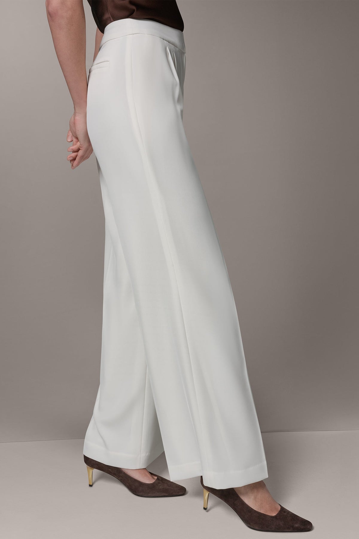 MID-RISE PLEATED WIDE-LEG PANT - Cream