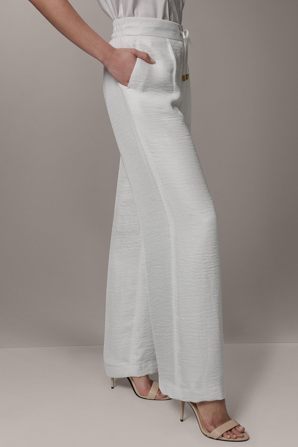 EXTRA HIGH-RISE WIDE-LEG PULL-ON PANT - Cream