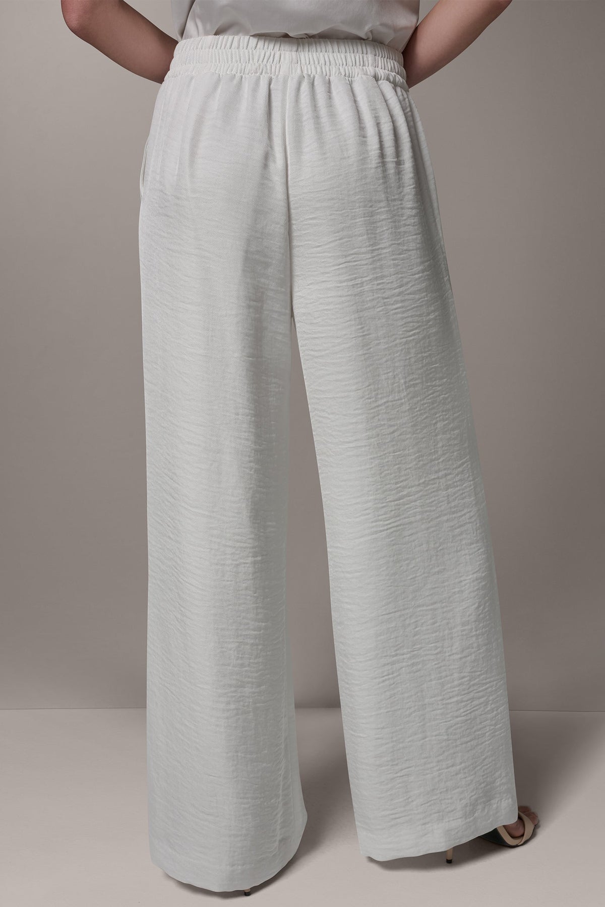 EXTRA HIGH-RISE WIDE-LEG PULL-ON PANT - Cream