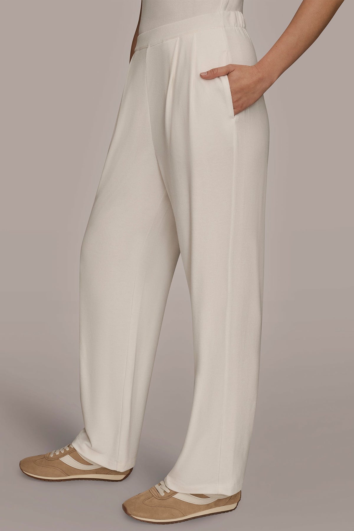 HIGH-RISE PLEATED PANT - CREAM