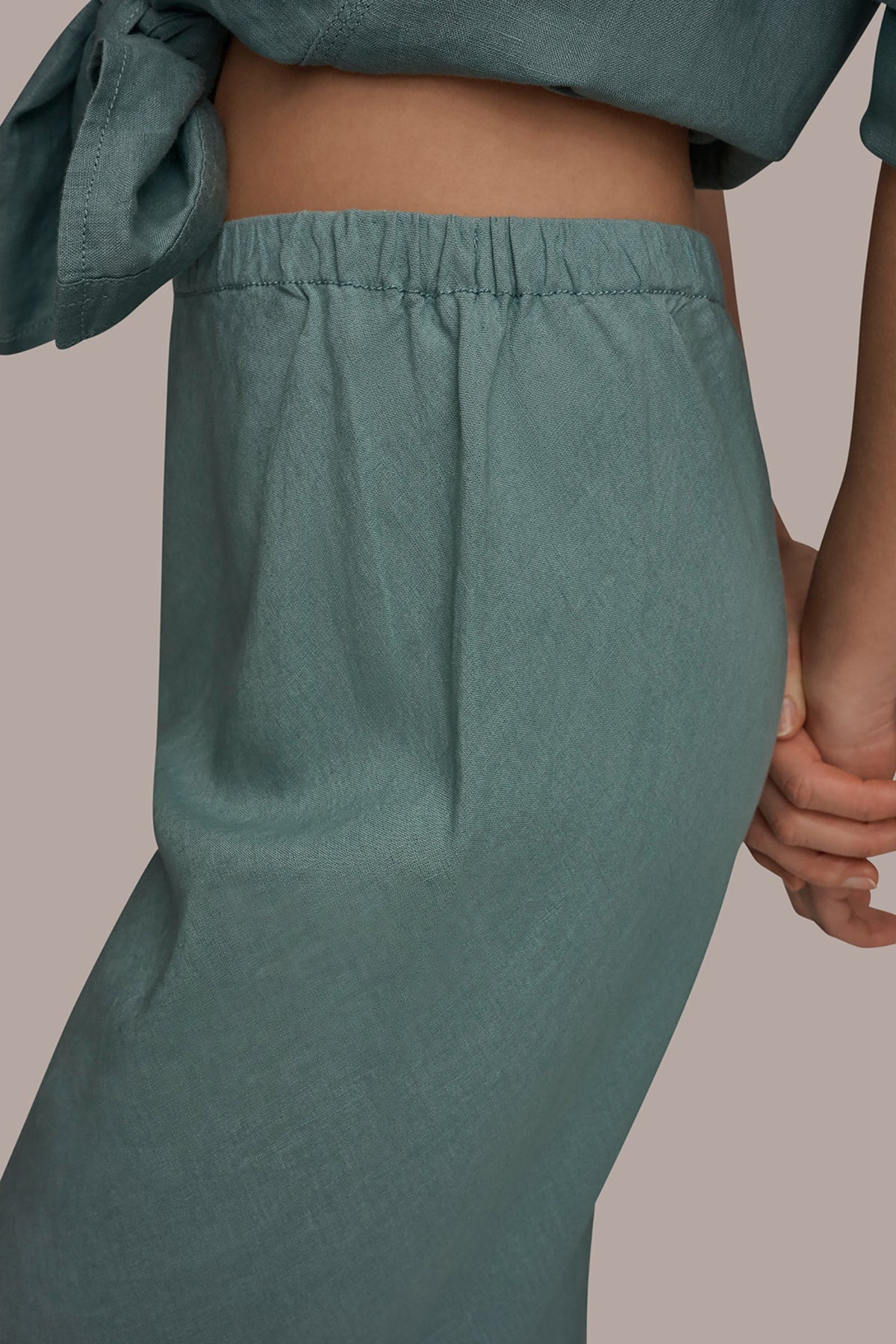 MID-RISE RELAXED ANKLE PANT - Waterlily