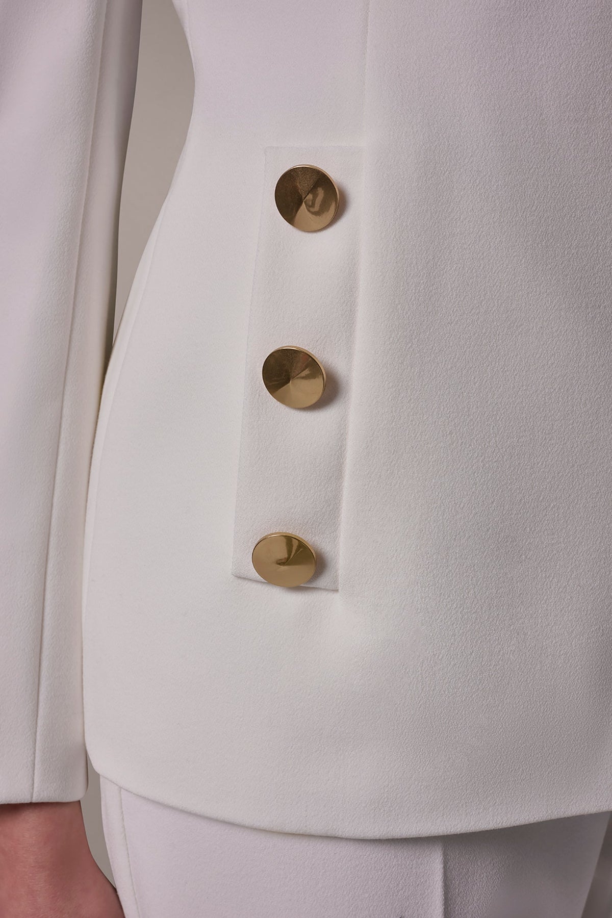 DOUBLE-BREASTED COLD-SHOULDER SUIT BLAZER - Cream