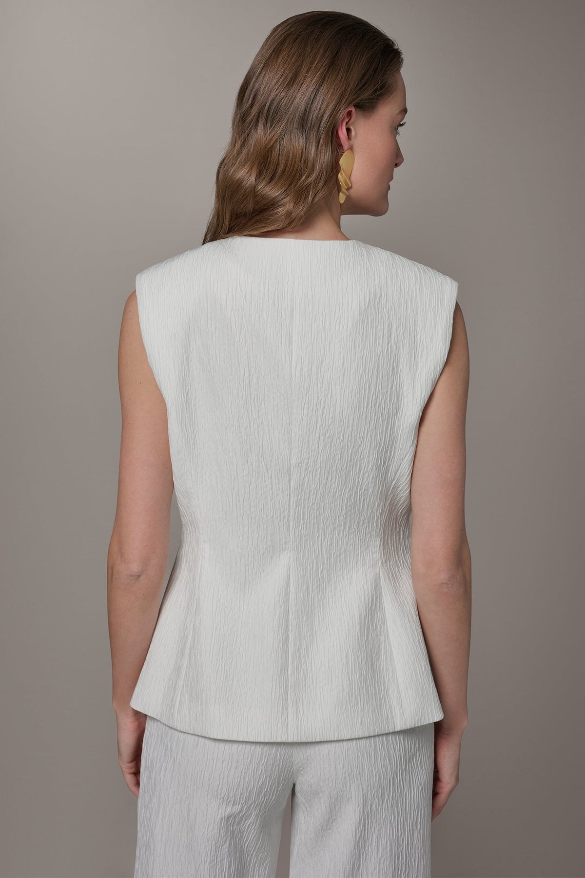 EXTENDED SHOULDER VEST - Cream