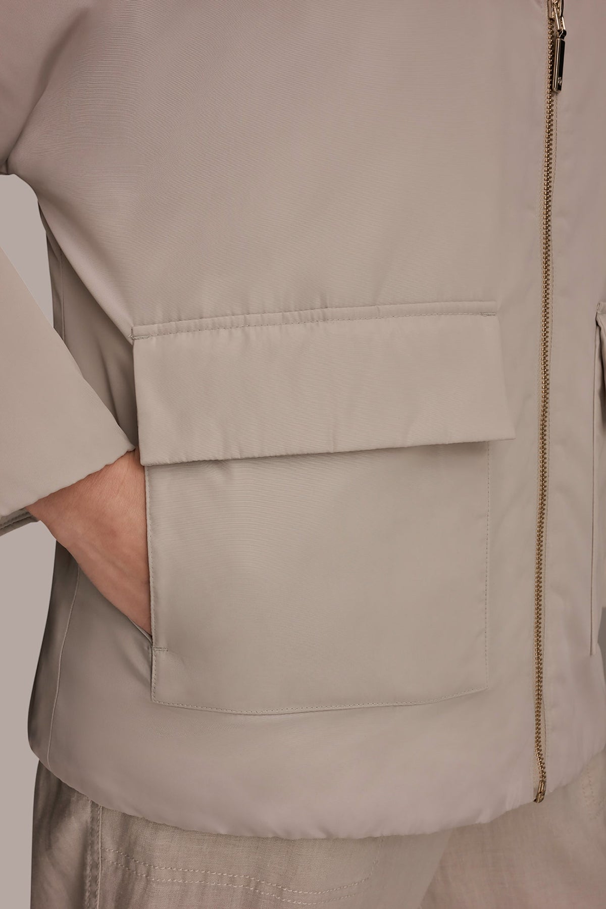 HOODED LIGHT QUILT JACKET - Tuscan Grey