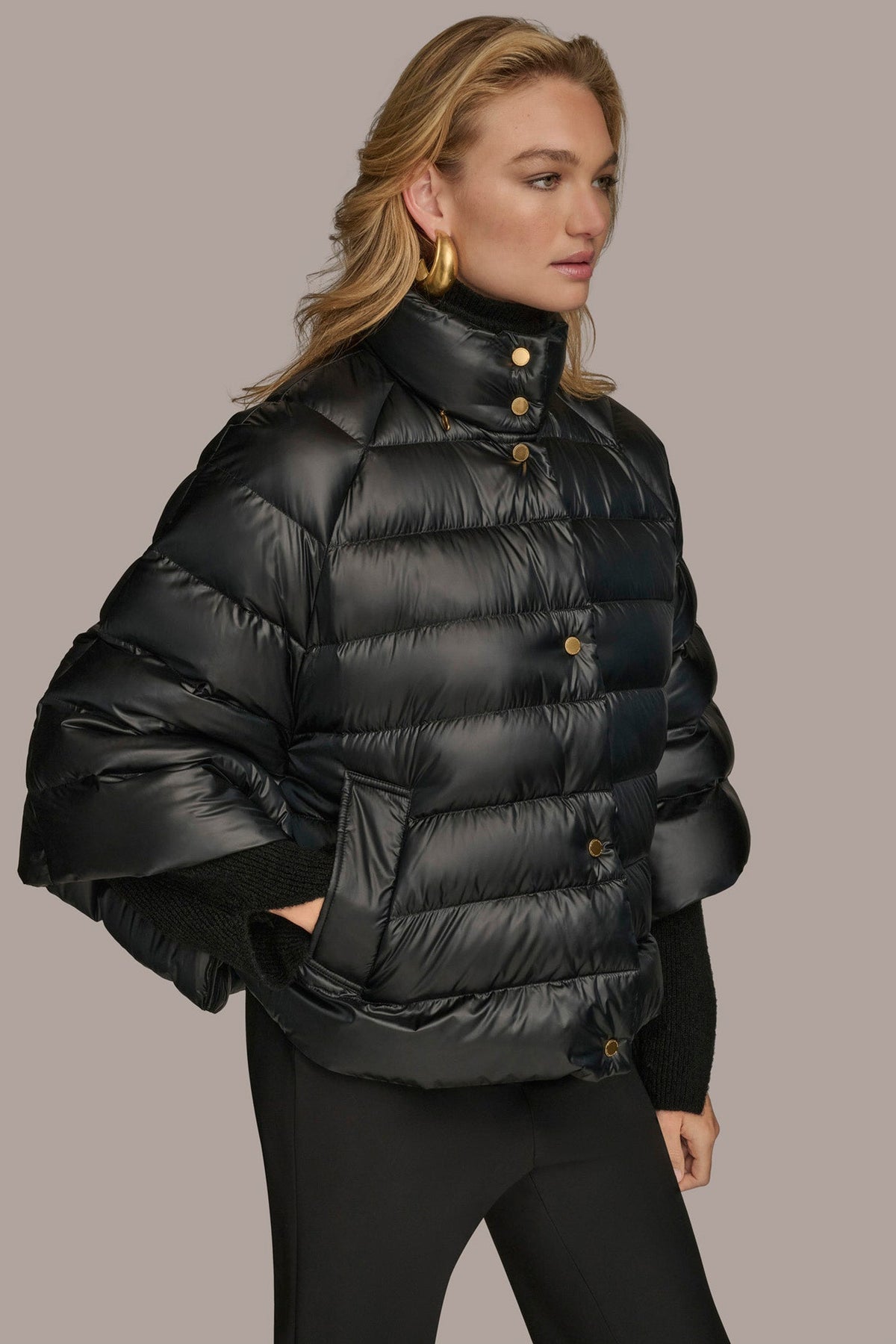 PUFFER CAPE - PEARLIZED BLACK