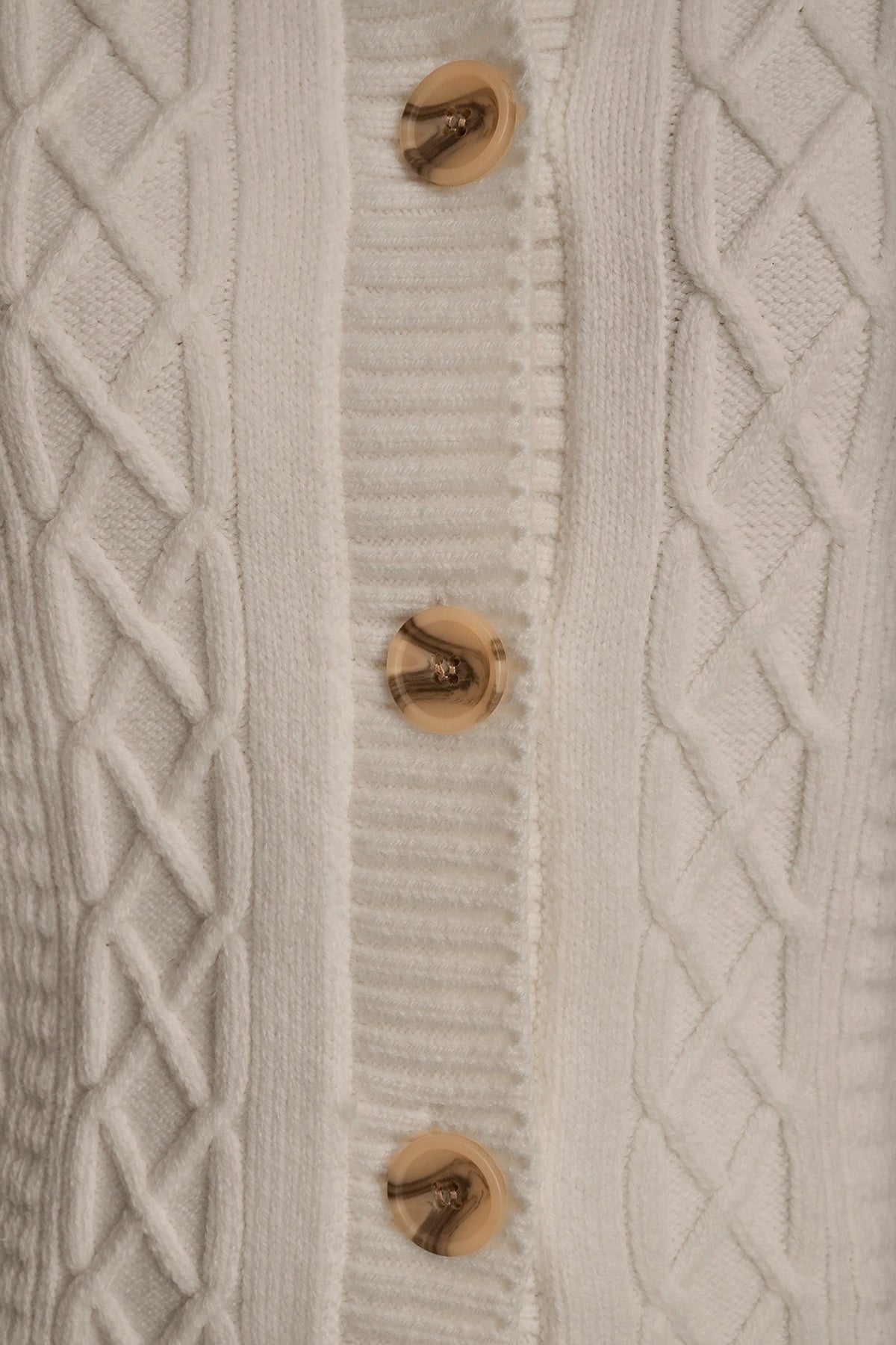 CABLE-KNIT LONG SLEEVE CARDIGAN - CREAM