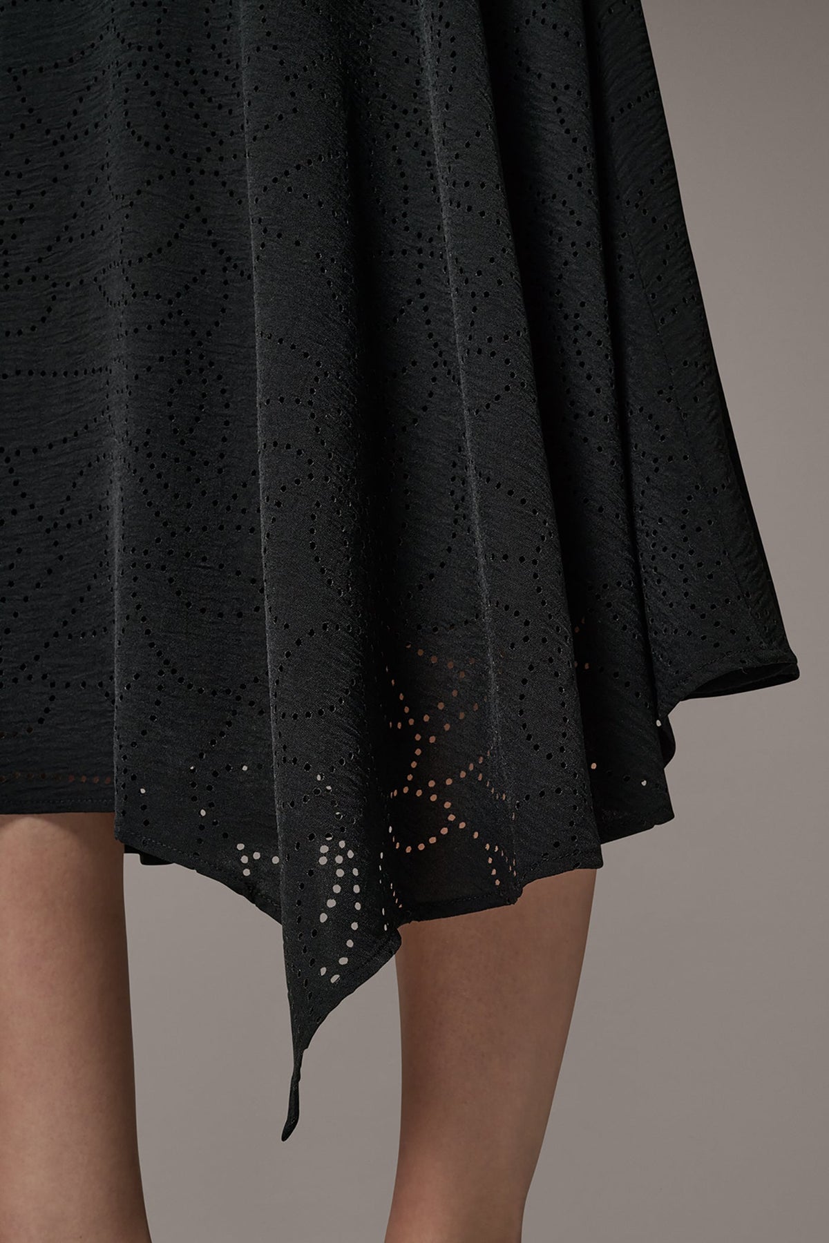 LASER CUT ASYMMETRIC MIDI SKIRT - Black