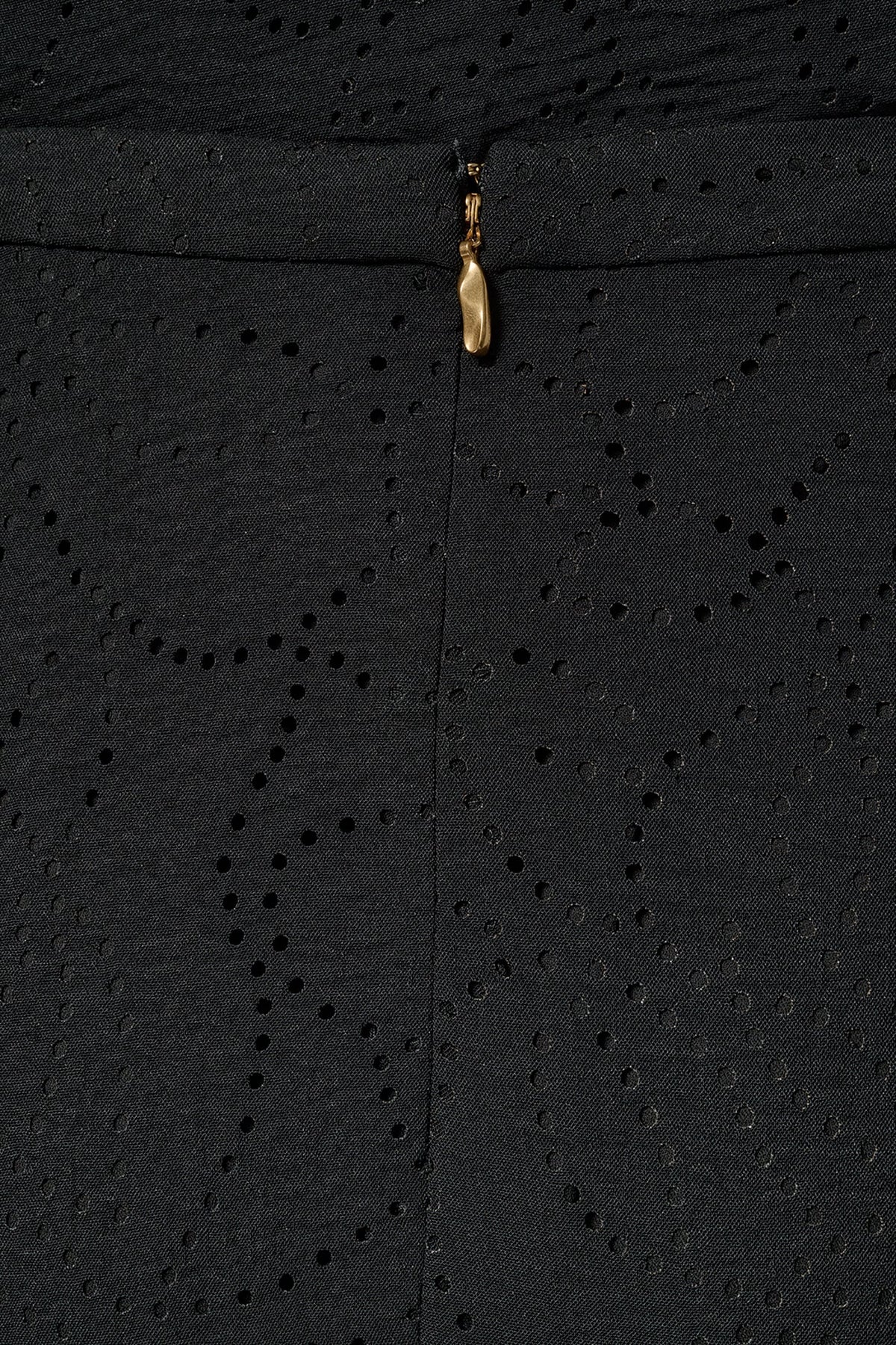 LASER CUT ASYMMETRIC MIDI SKIRT - Black