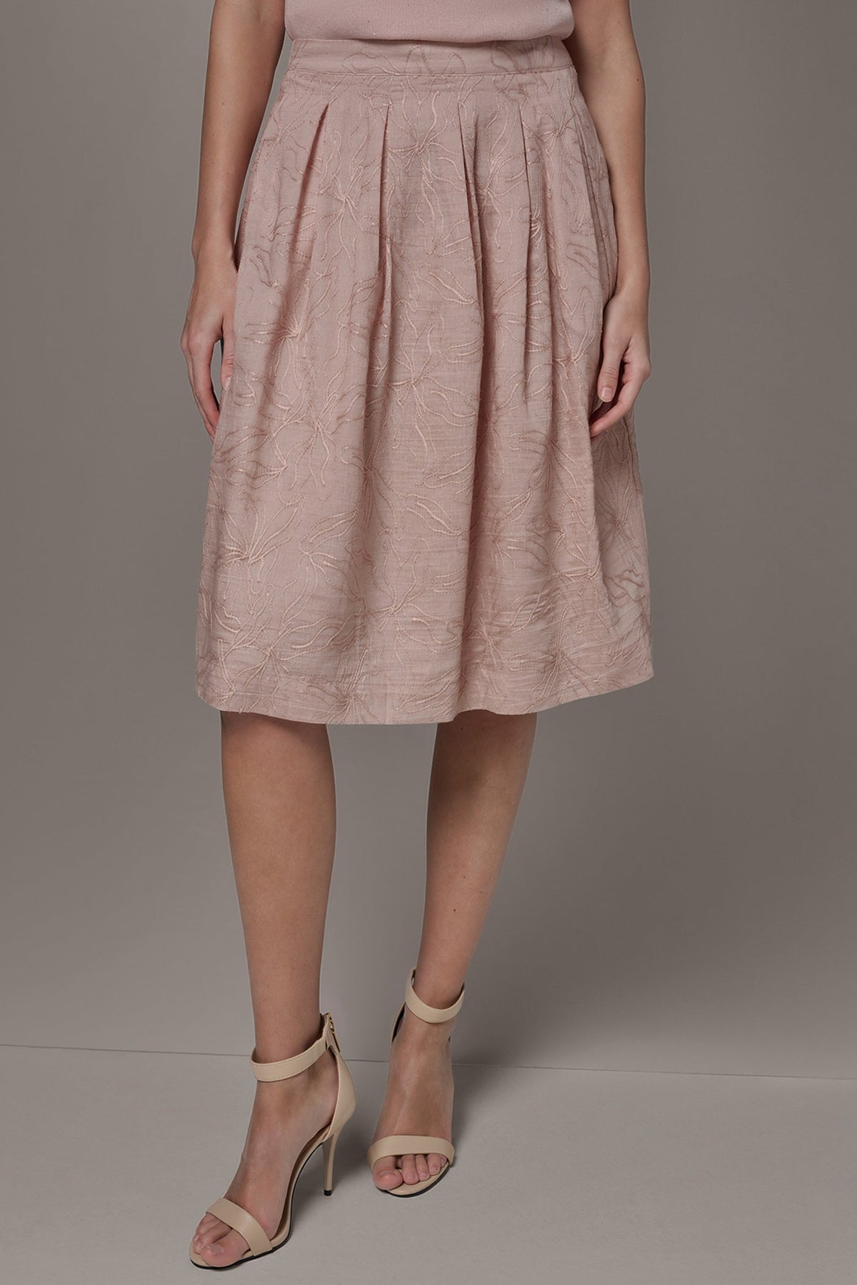 FLORAL EMBROIDERED PLEATED A-LINE SKIRT - Snow Petal