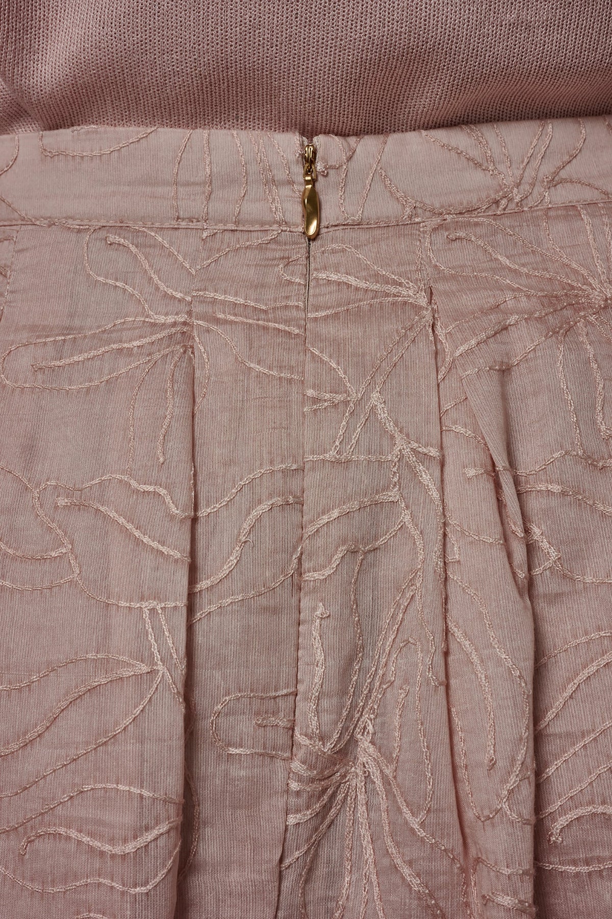 FLORAL EMBROIDERED PLEATED A-LINE SKIRT - Snow Petal