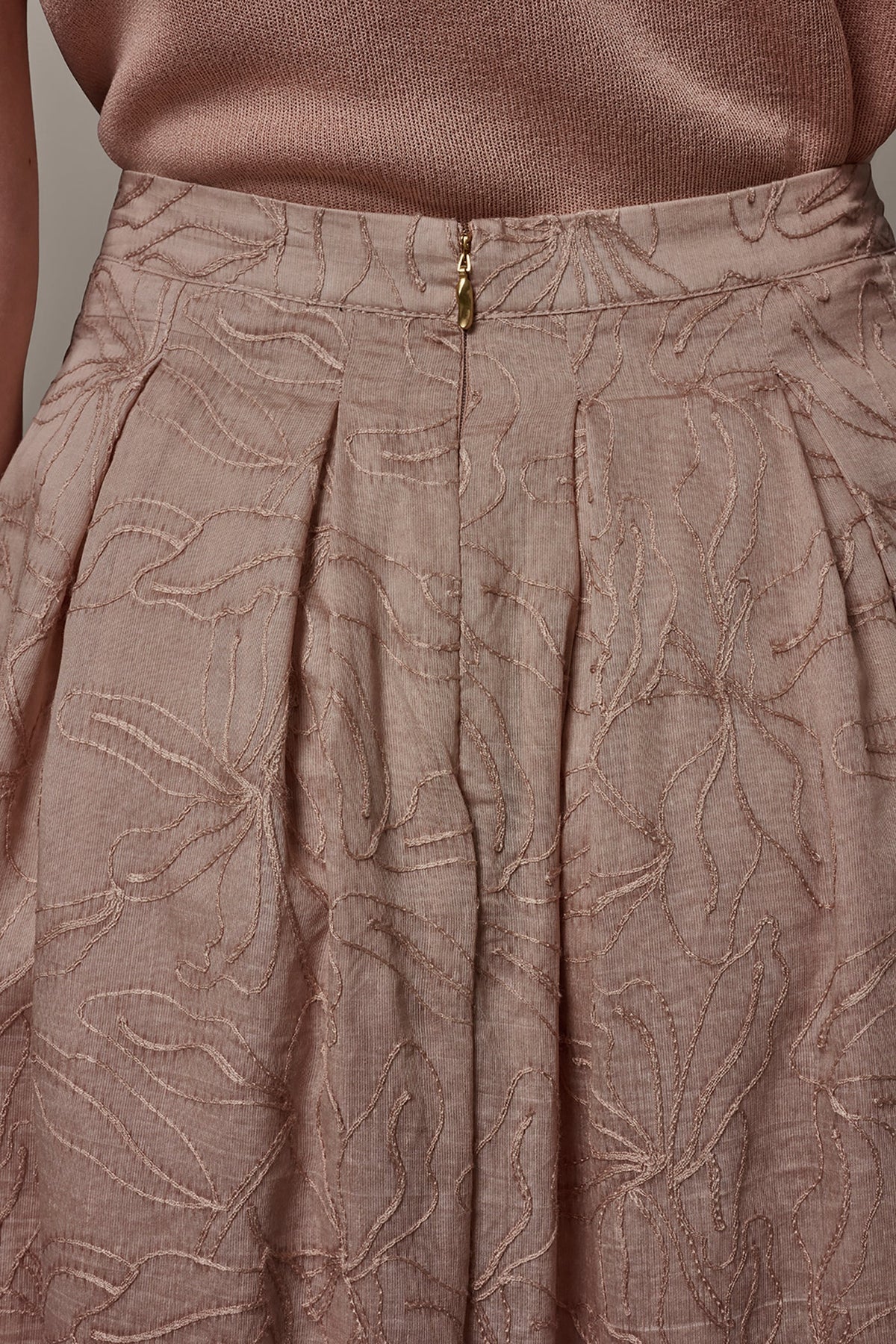 FLORAL EMBROIDERED PLEATED A-LINE SKIRT - Umbria