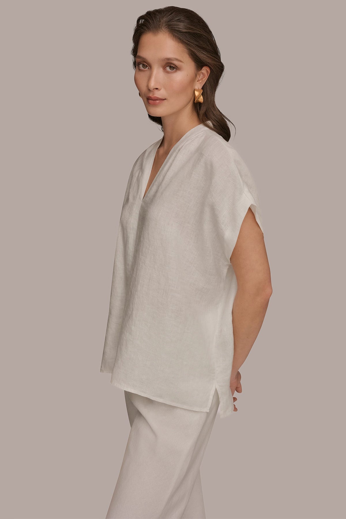 LINEN SLEEVELESS BLOUSE - Cream