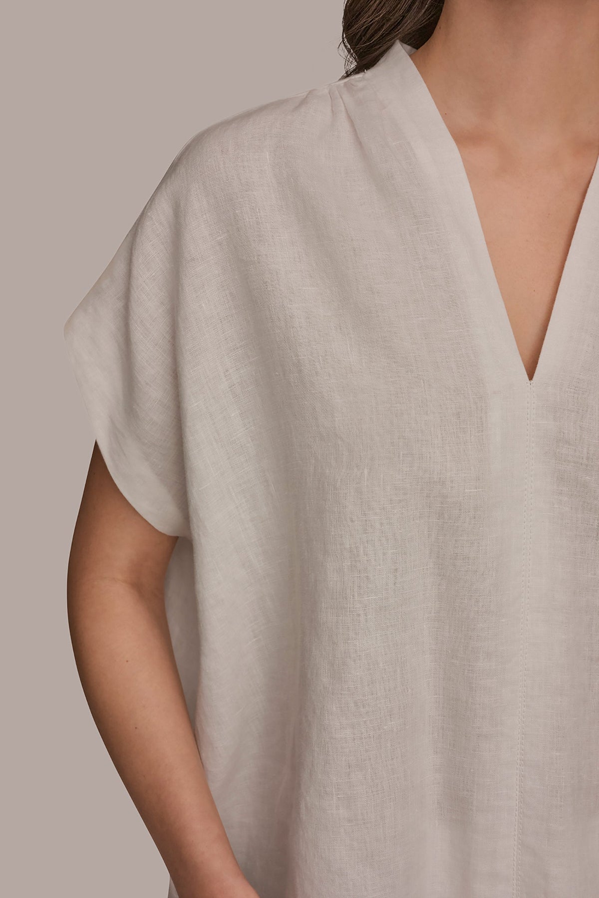 LINEN SLEEVELESS BLOUSE - Cream